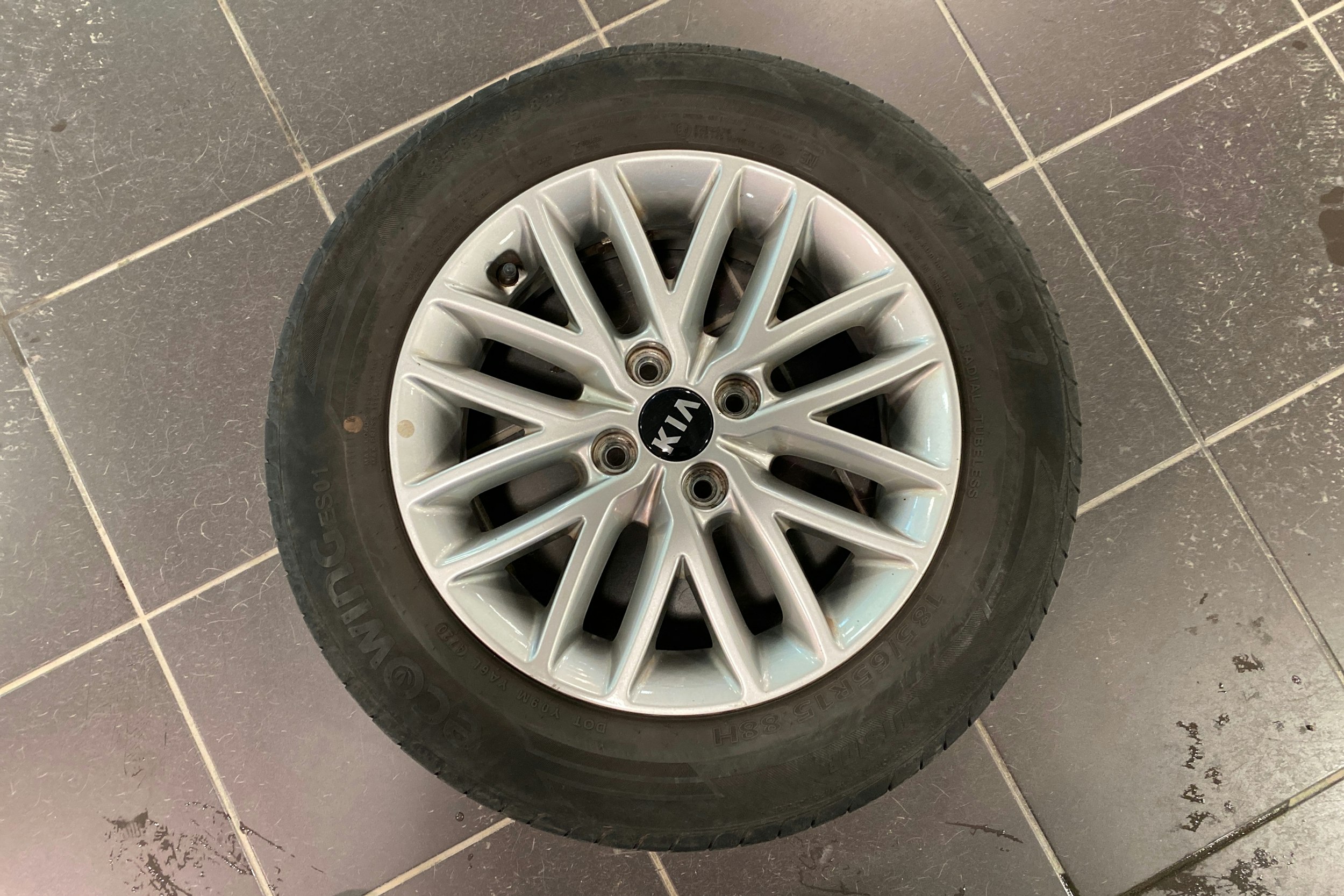 sininen Kia Rio 2021 kuva 13.