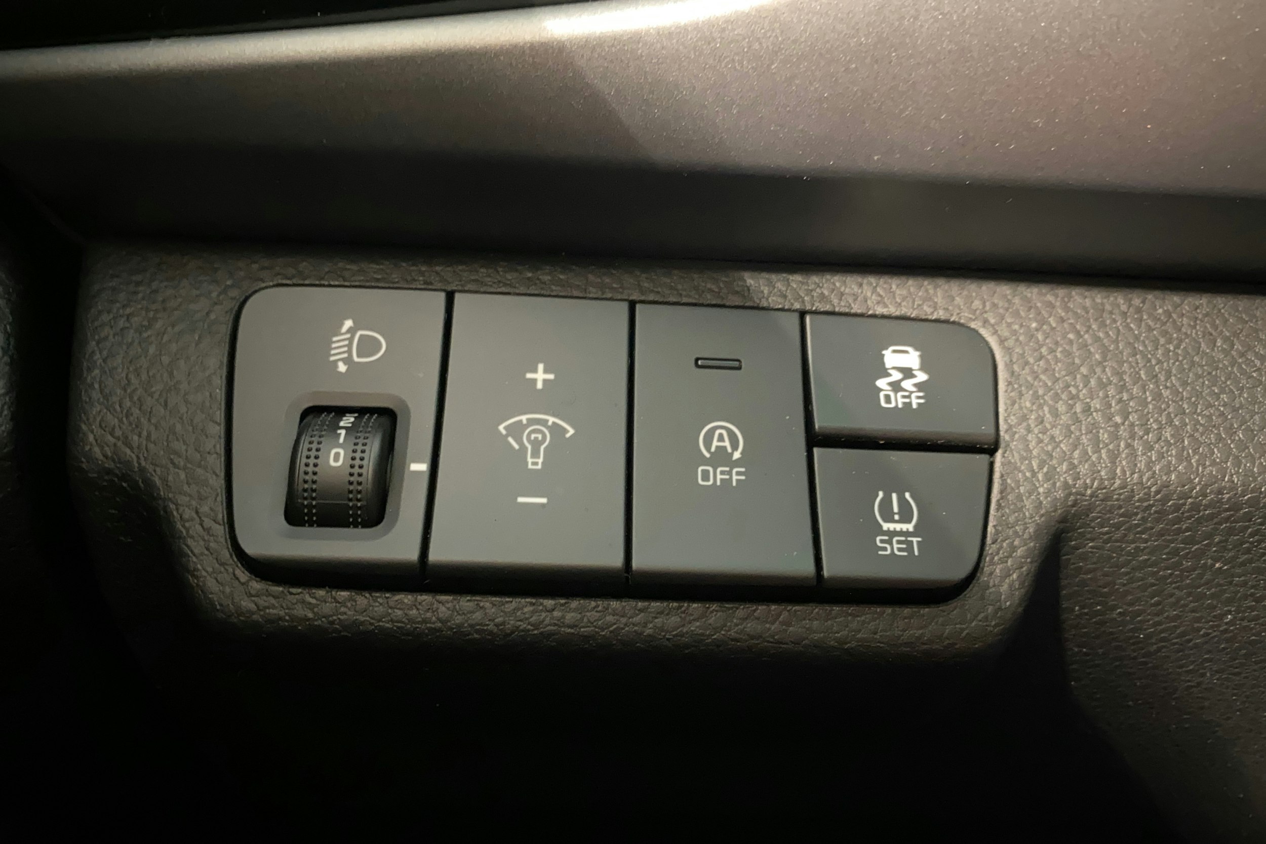 sininen Kia Rio 2021 kuva 18.