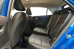 sininen Kia Rio 2022 kuva 8.