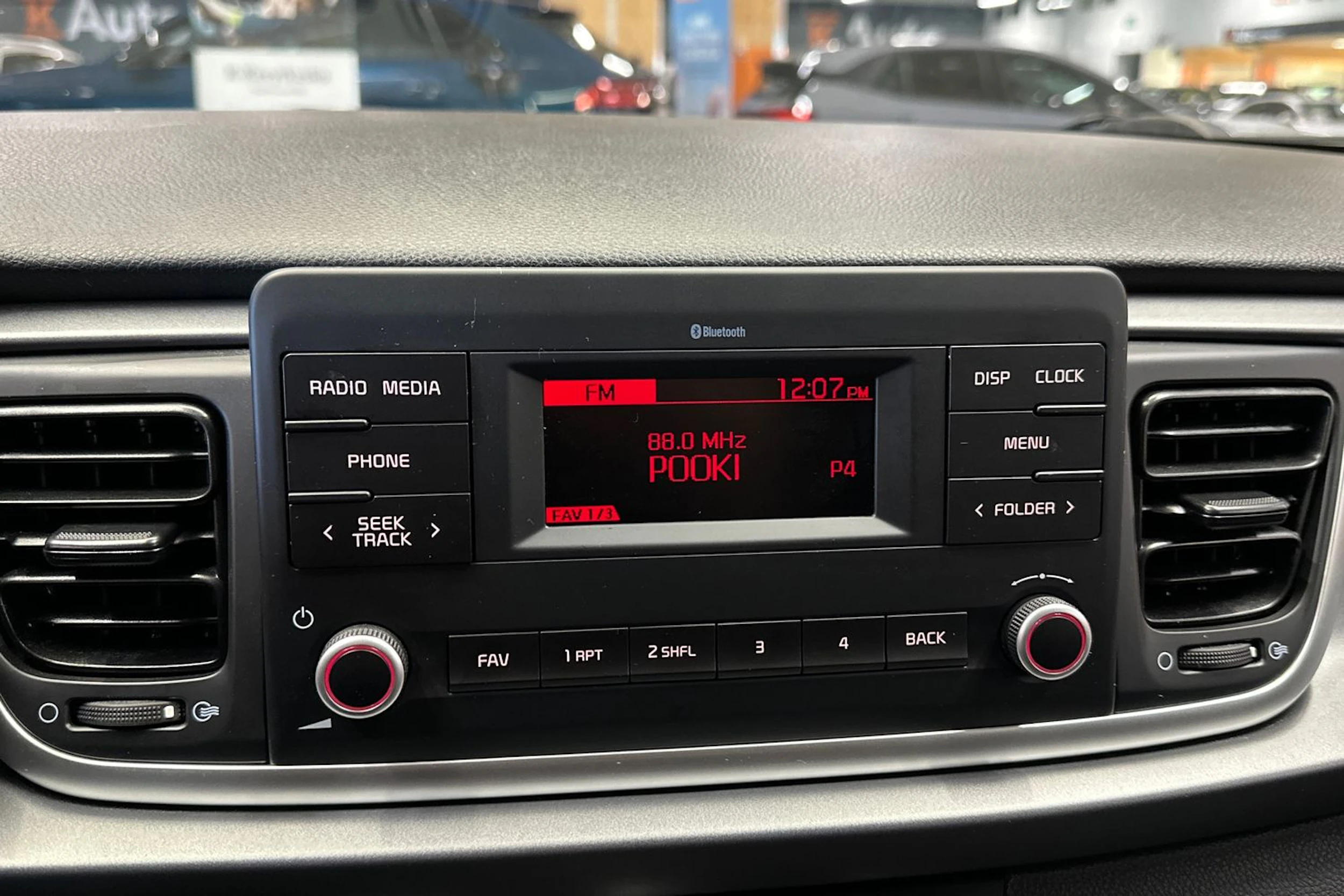 sininen Kia Rio 2022 kuva 13.