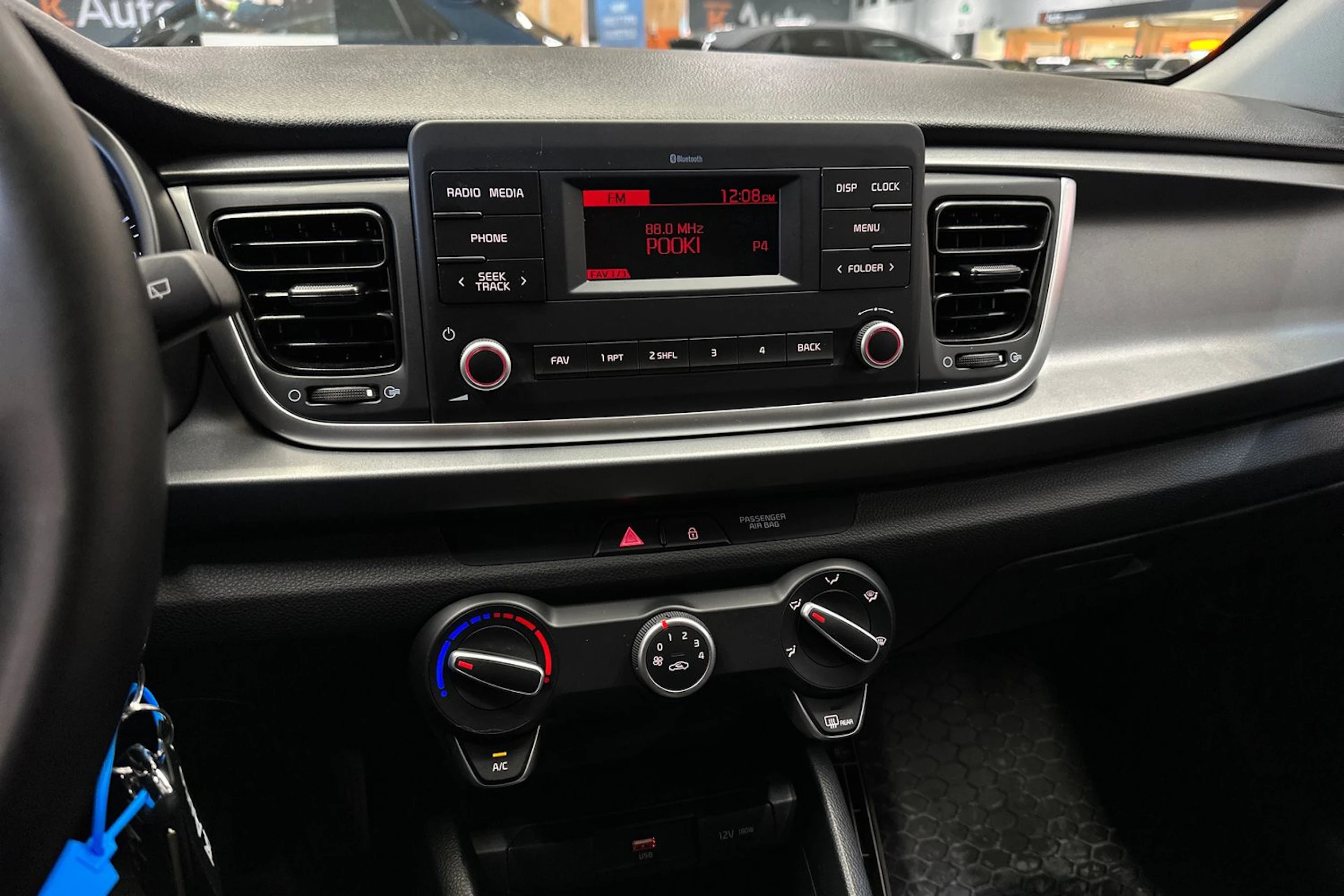 sininen Kia Rio 2022 kuva 14.