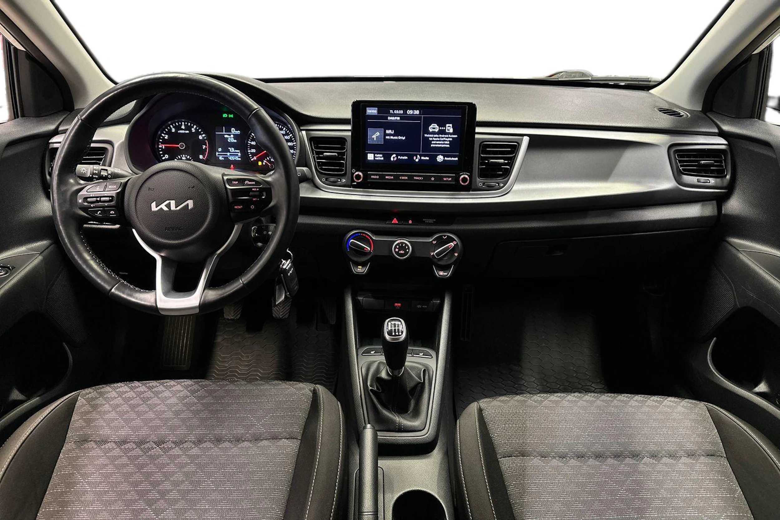 valkoinen Kia Rio 2022 kuva 9.