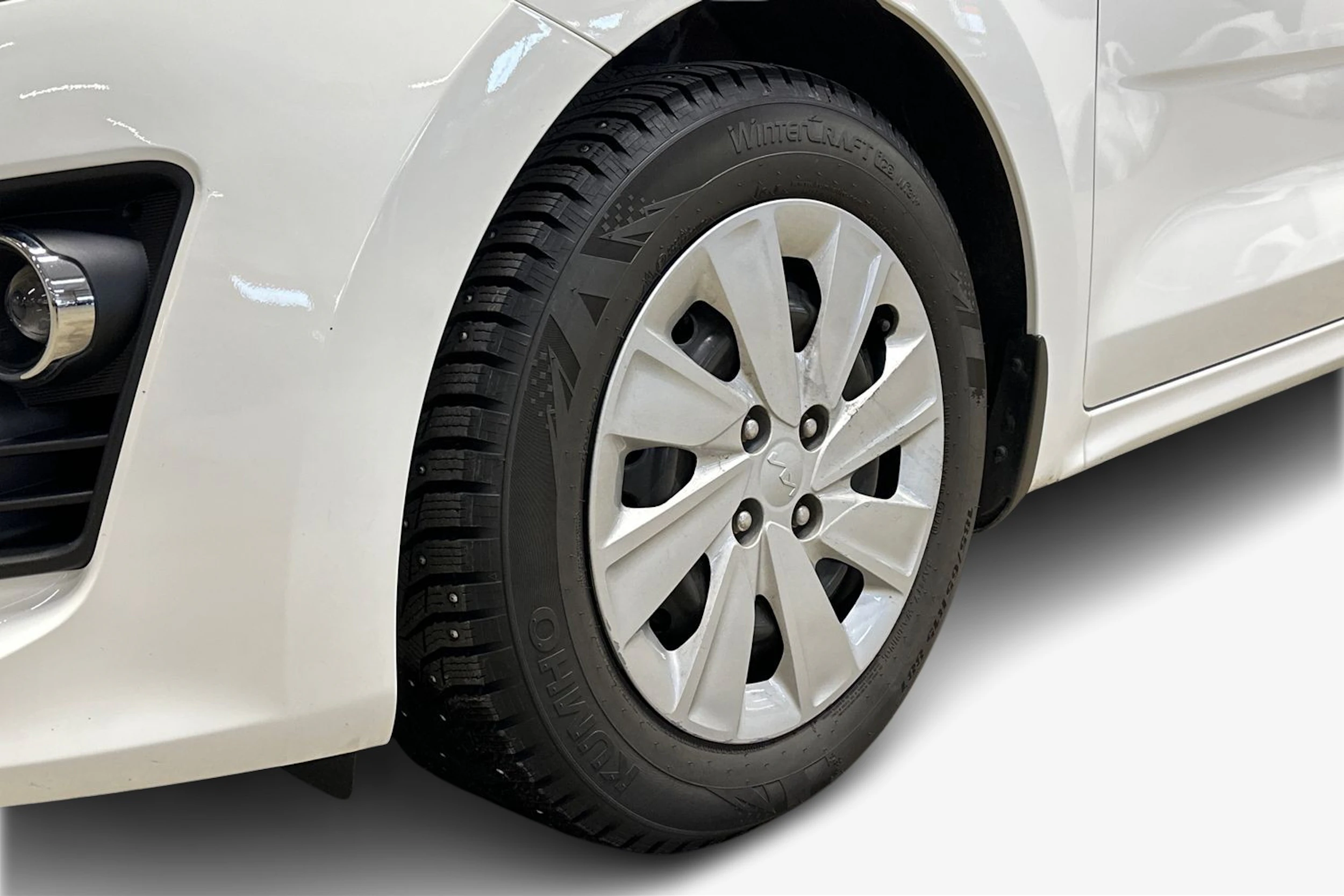 valkoinen Kia Rio 2022 kuva 11.