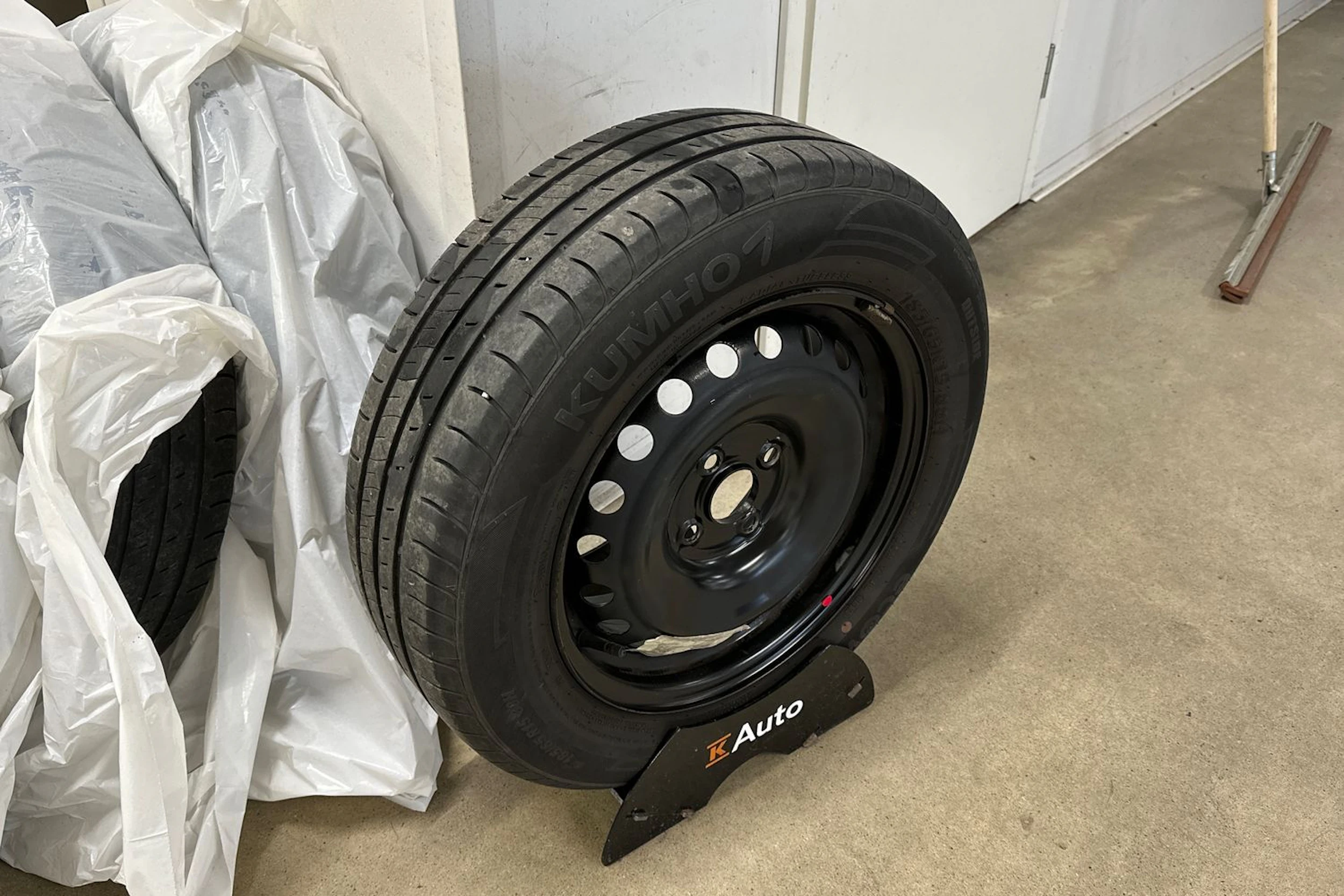 valkoinen Kia Rio 2022 kuva 13.