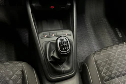 valkoinen Kia Rio 2022 kuva 19.