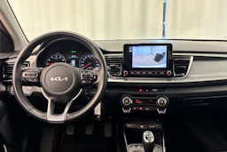 valkoinen Kia Rio 2024 kuva 16.