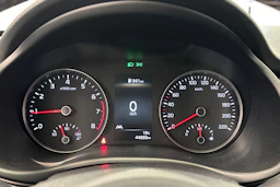valkoinen Kia Rio 2024 kuva 20.