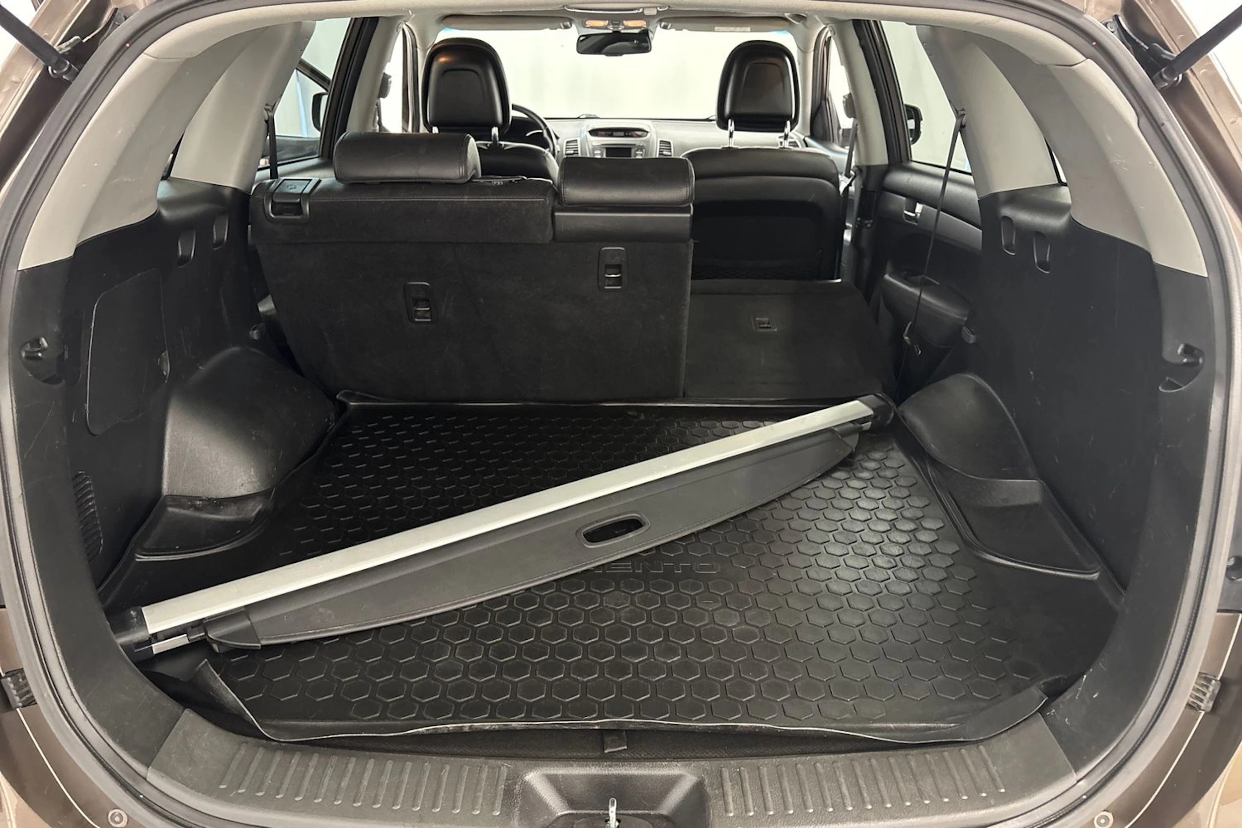 ruskea (beige) Kia Sorento 2013 kuva 15.