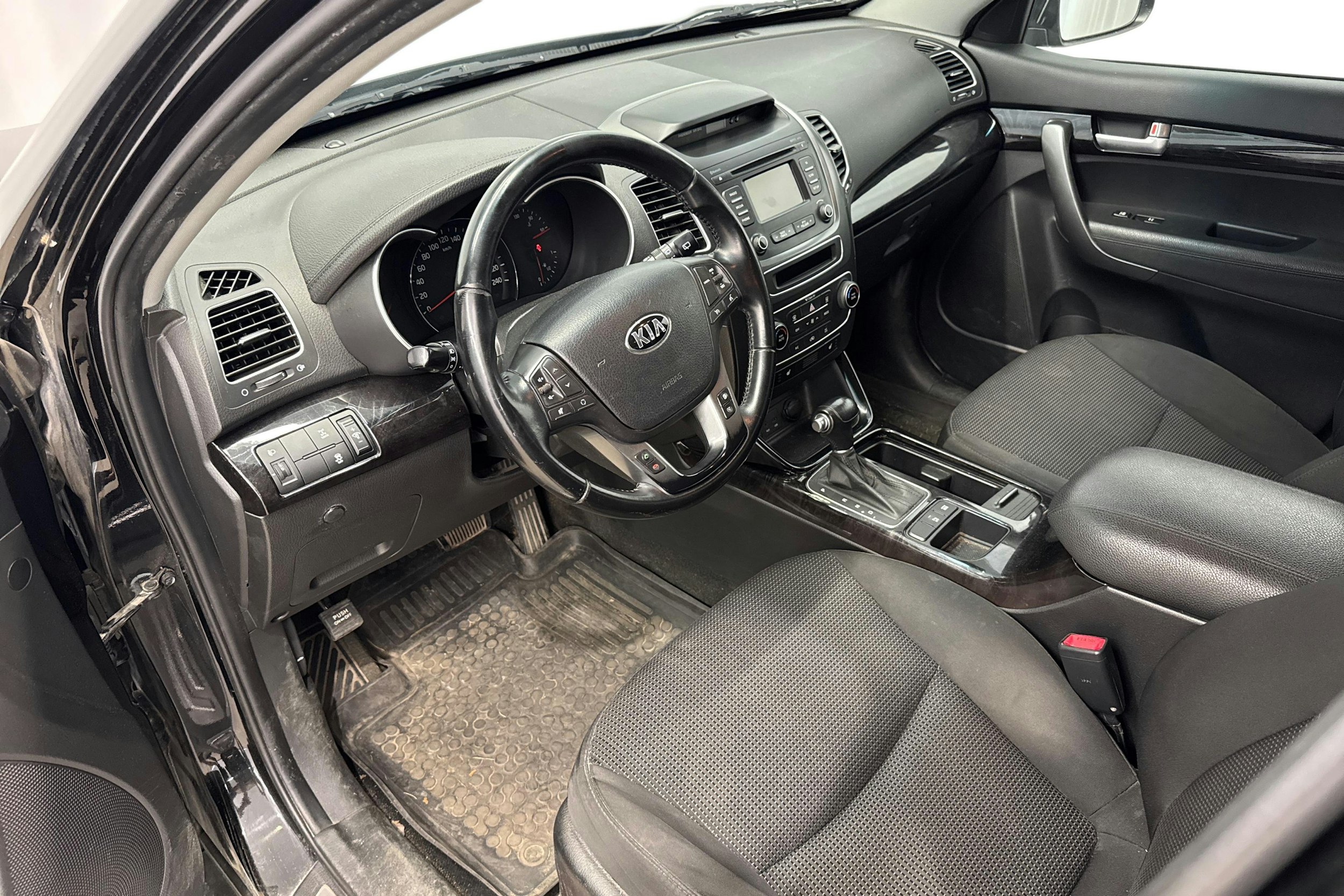 Musta Kia Sorento 2013 kuva 7.