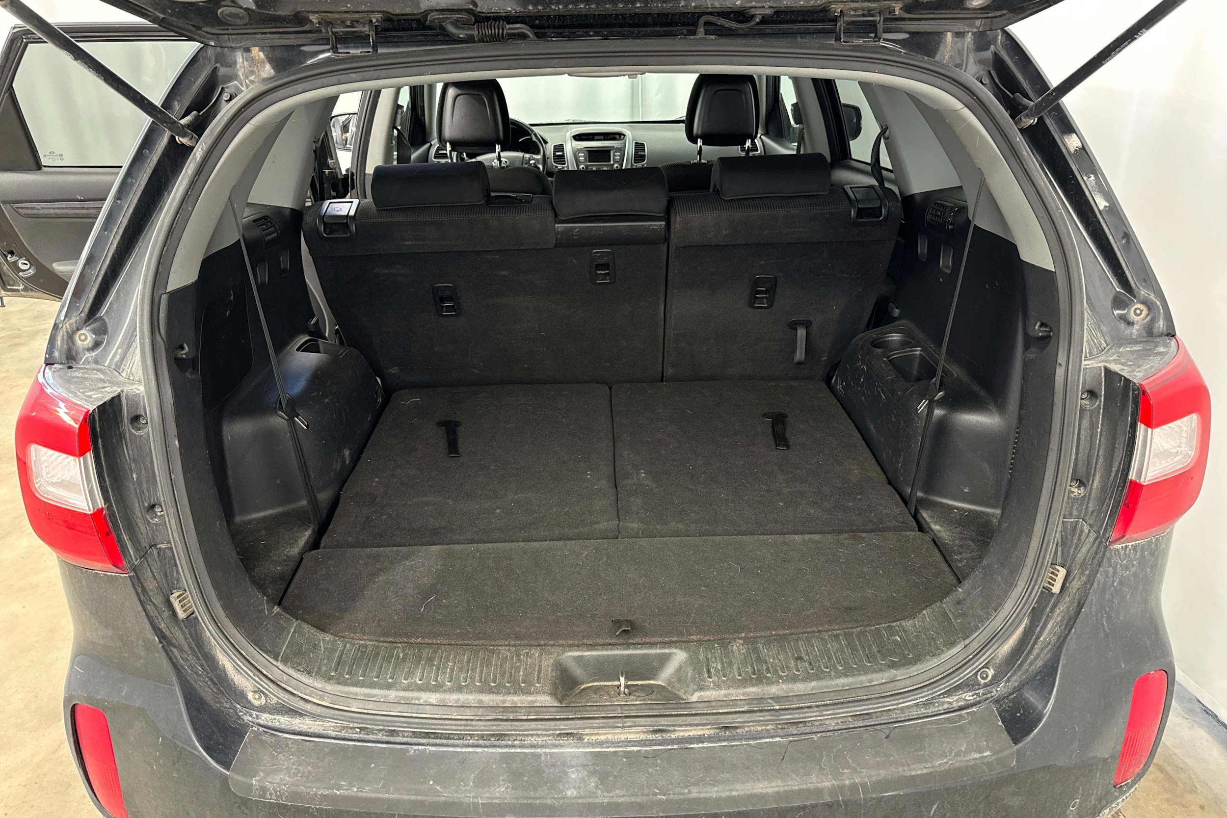 Musta Kia Sorento 2013 kuva 16.