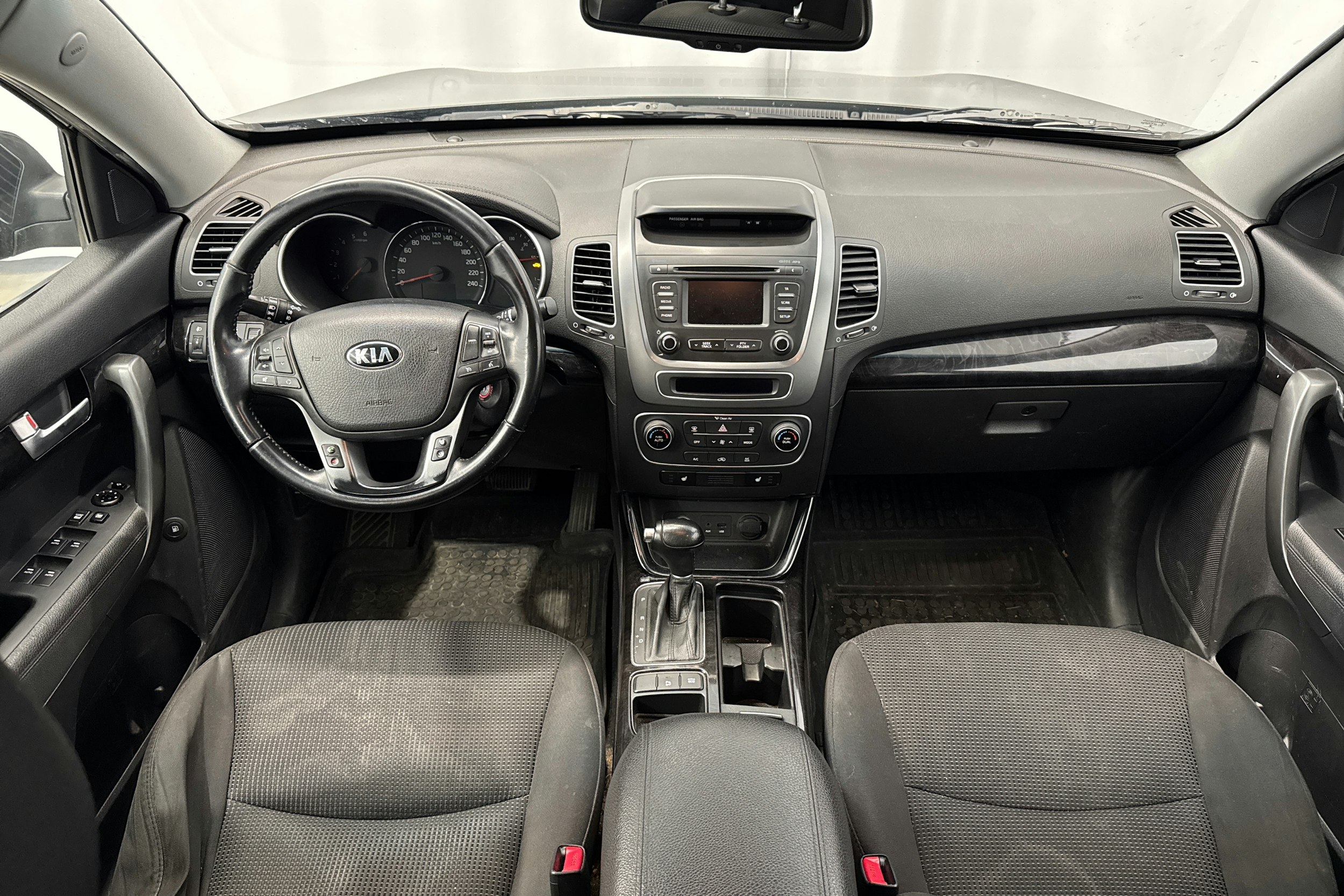 Musta Kia Sorento 2013 kuva 17.