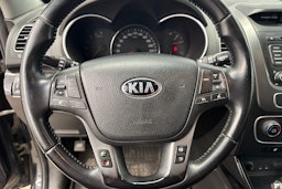 Musta Kia Sorento 2013 kuva 22.
