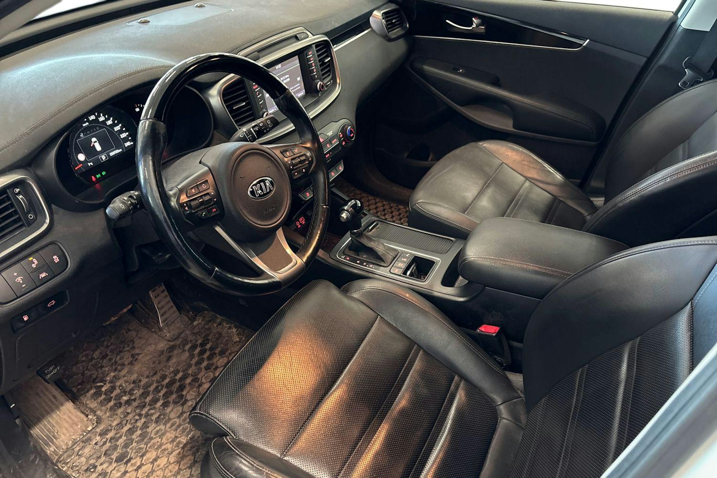 valkoinen Kia Sorento 2015 kuva 3.