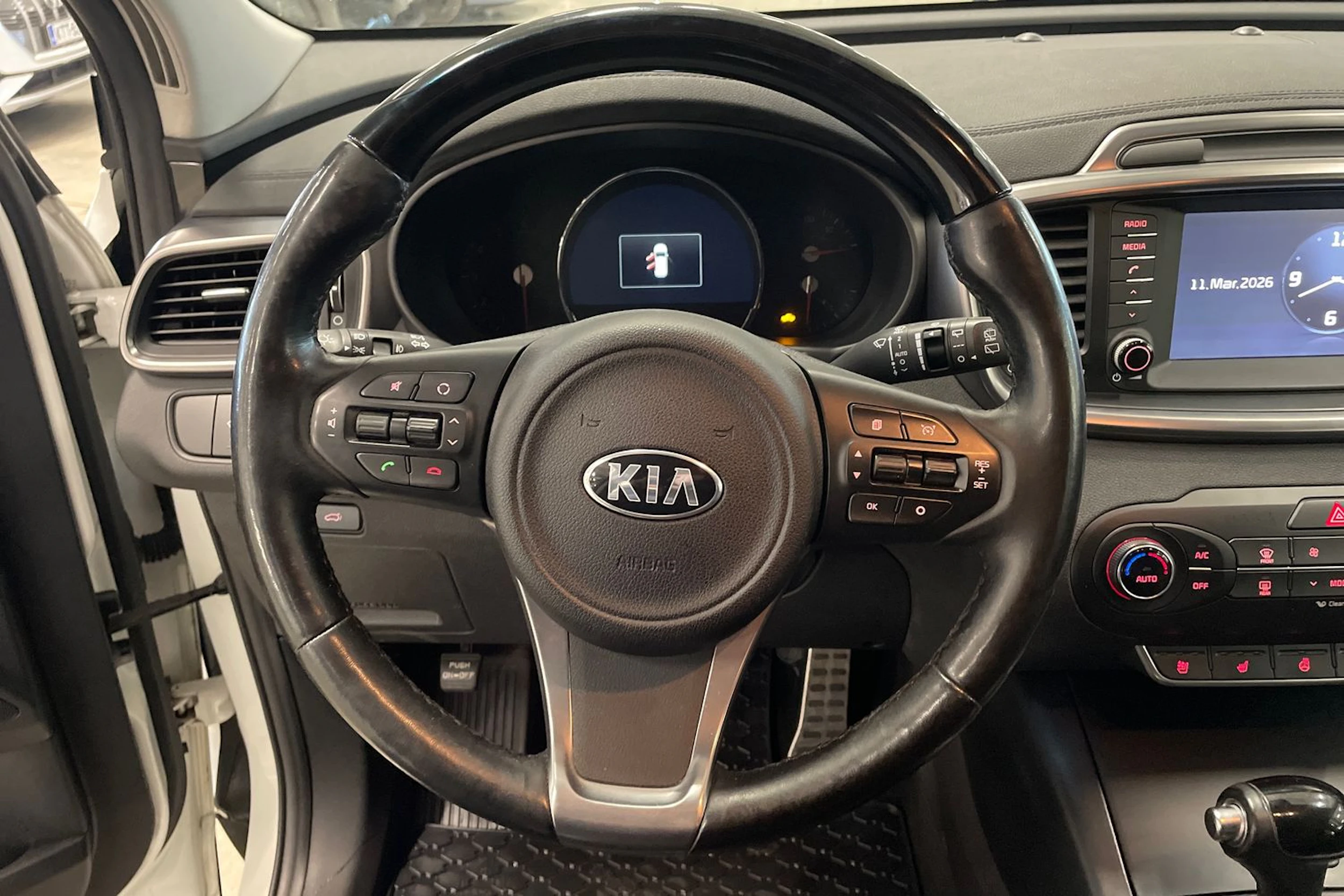 valkoinen Kia Sorento 2015 kuva 11.