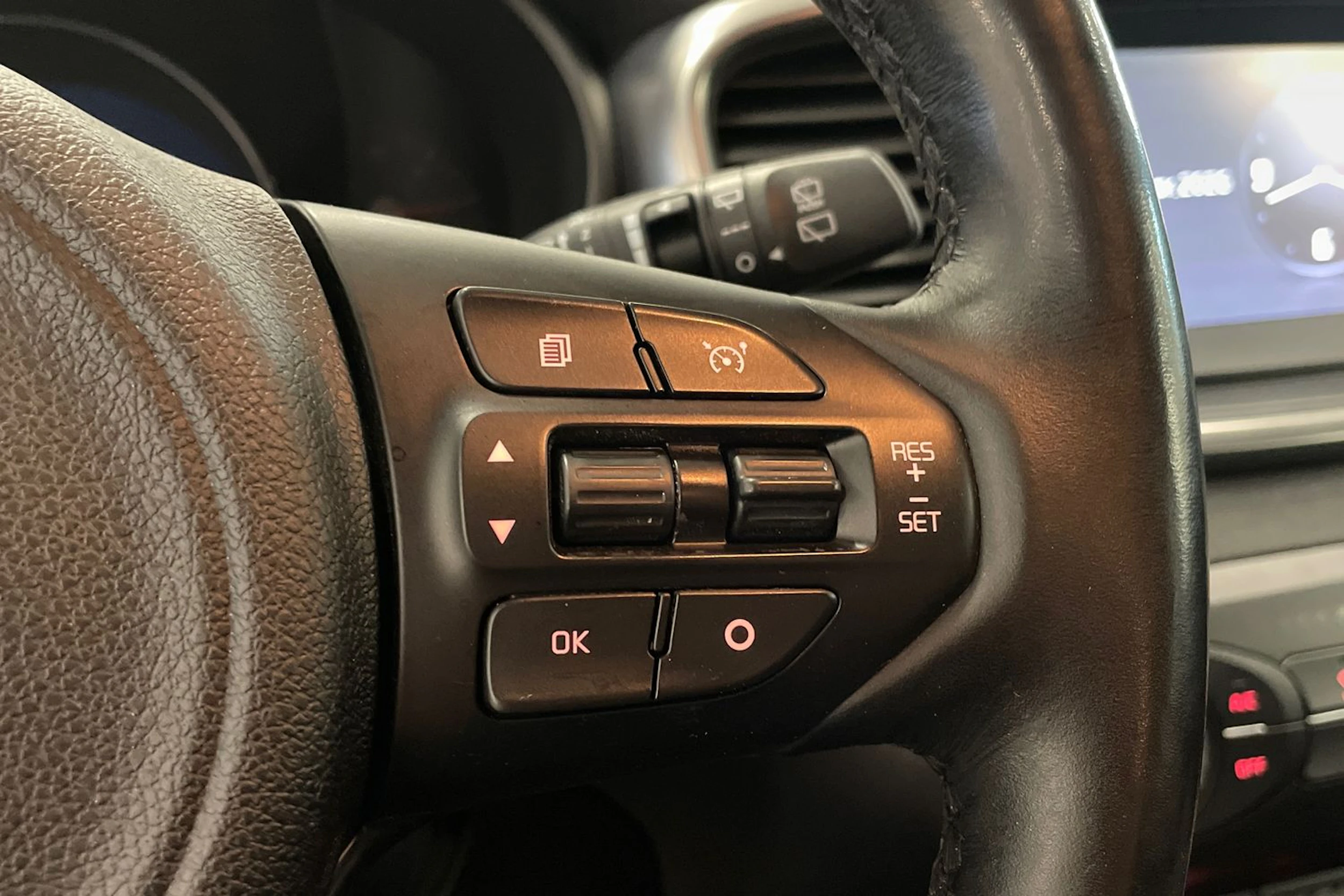 valkoinen Kia Sorento 2015 kuva 12.