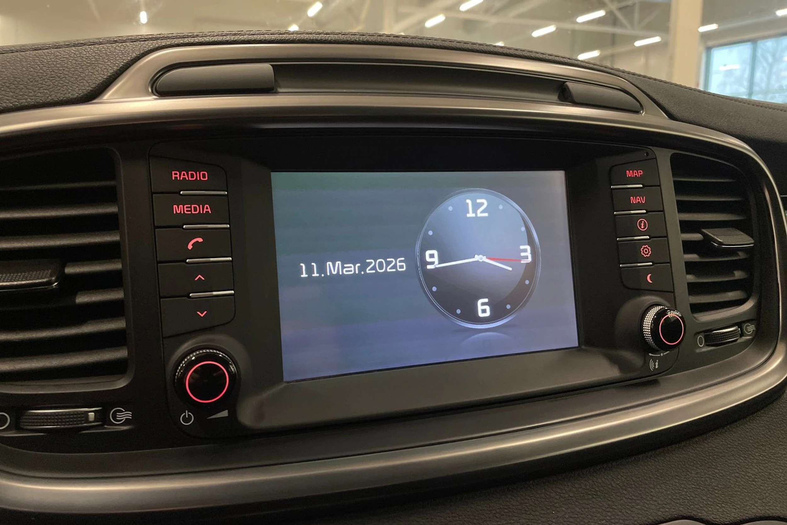 valkoinen Kia Sorento 2015 kuva 16.