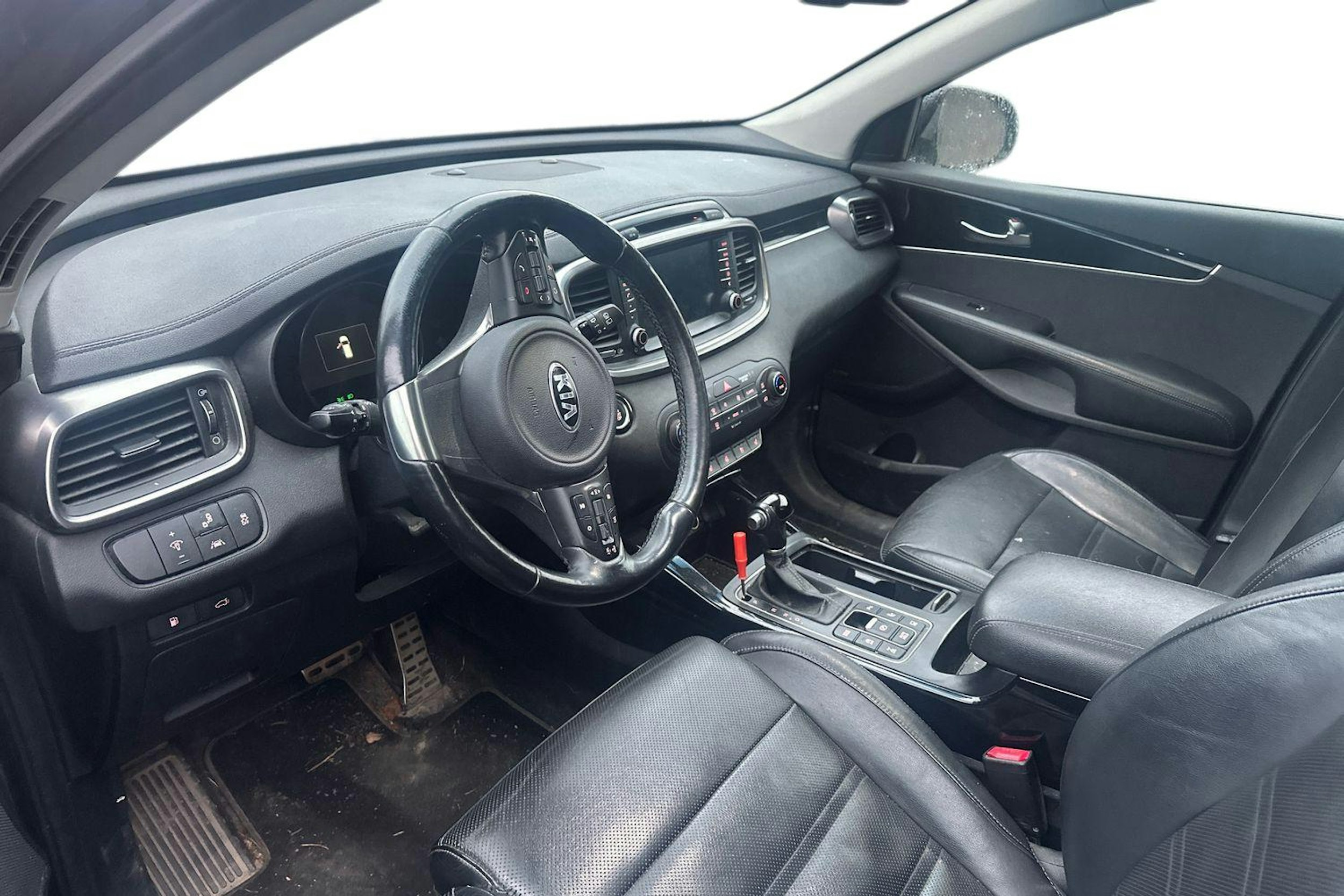 Harmaa Kia Sorento 2015 kuva 3.