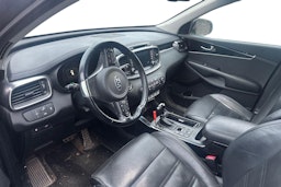 Harmaa Kia Sorento 2015 kuva 3.