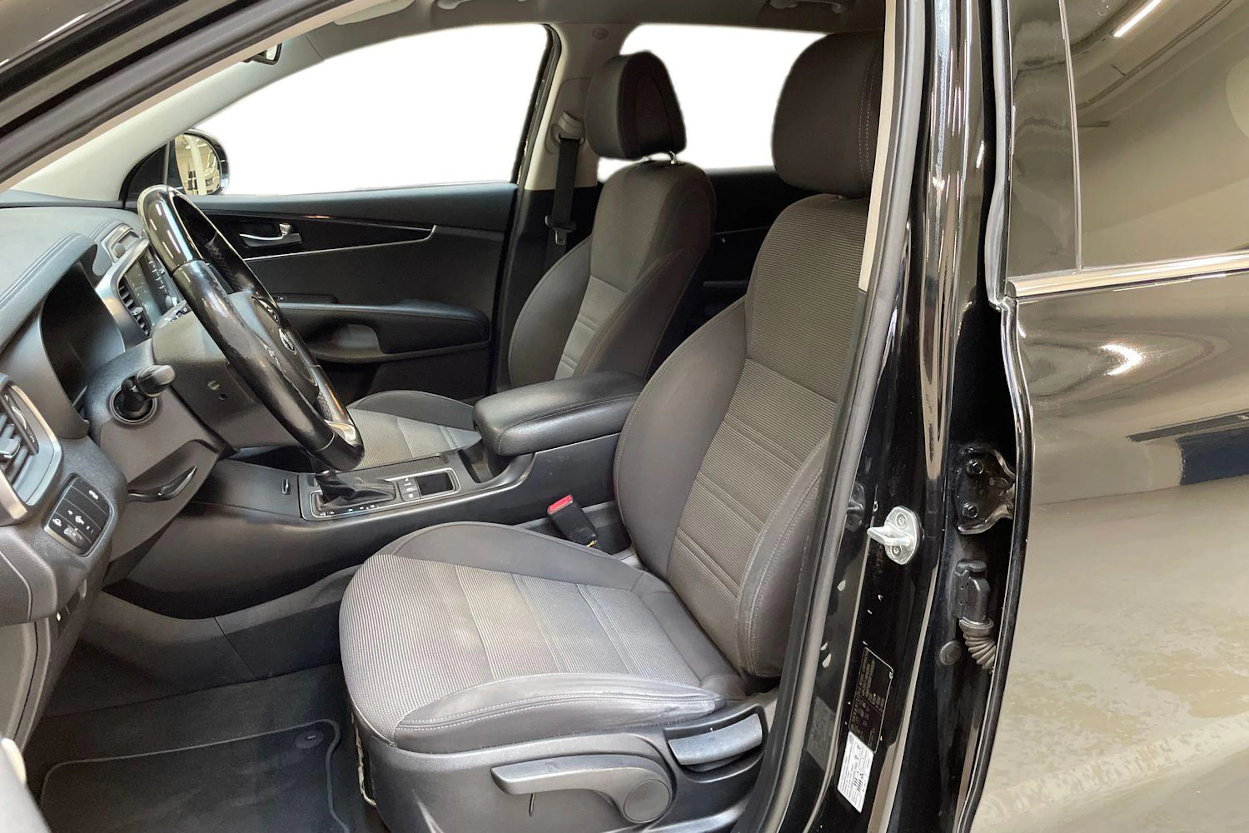 musta Kia Sorento 2016 kuva 6.
