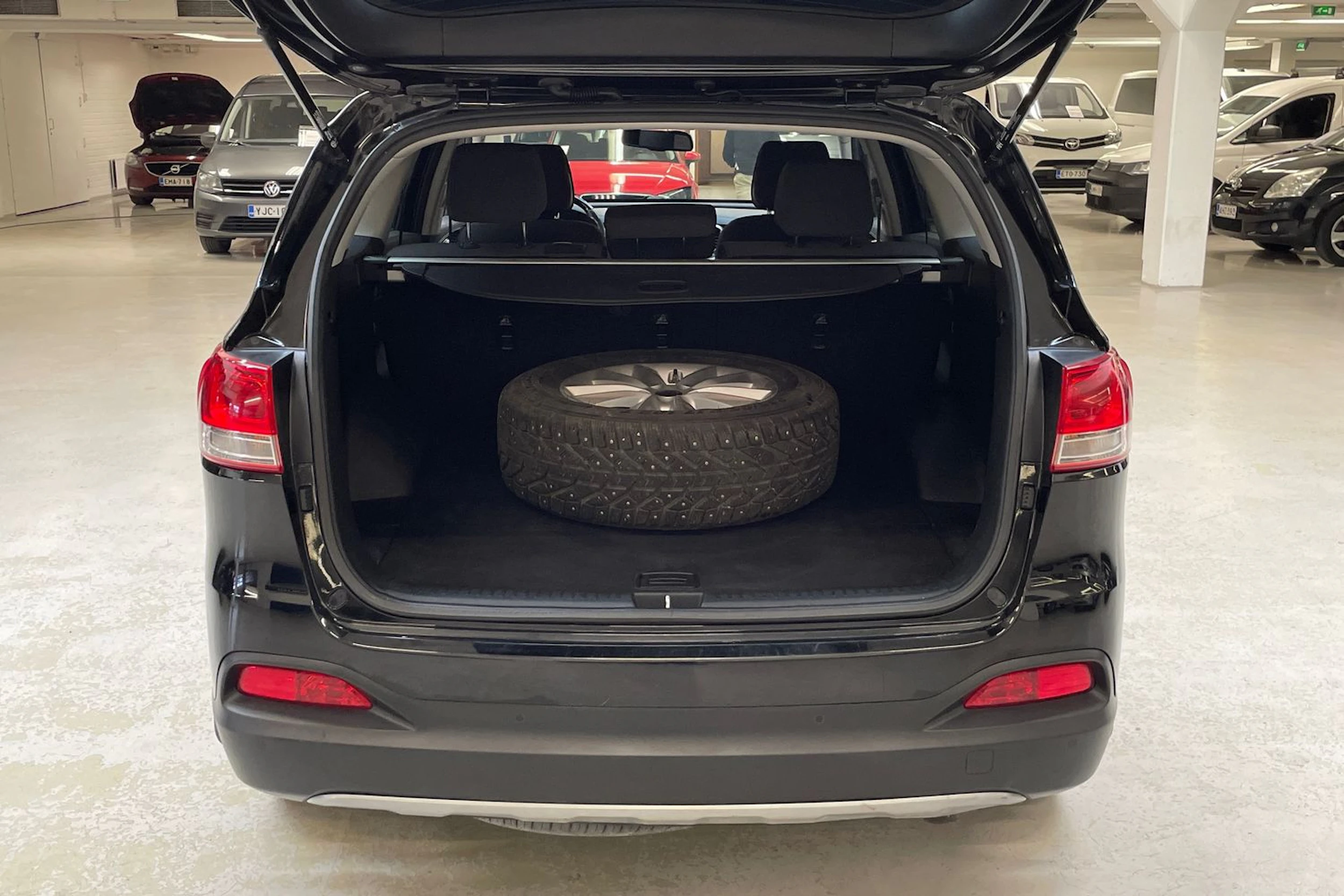 musta Kia Sorento 2016 kuva 11.