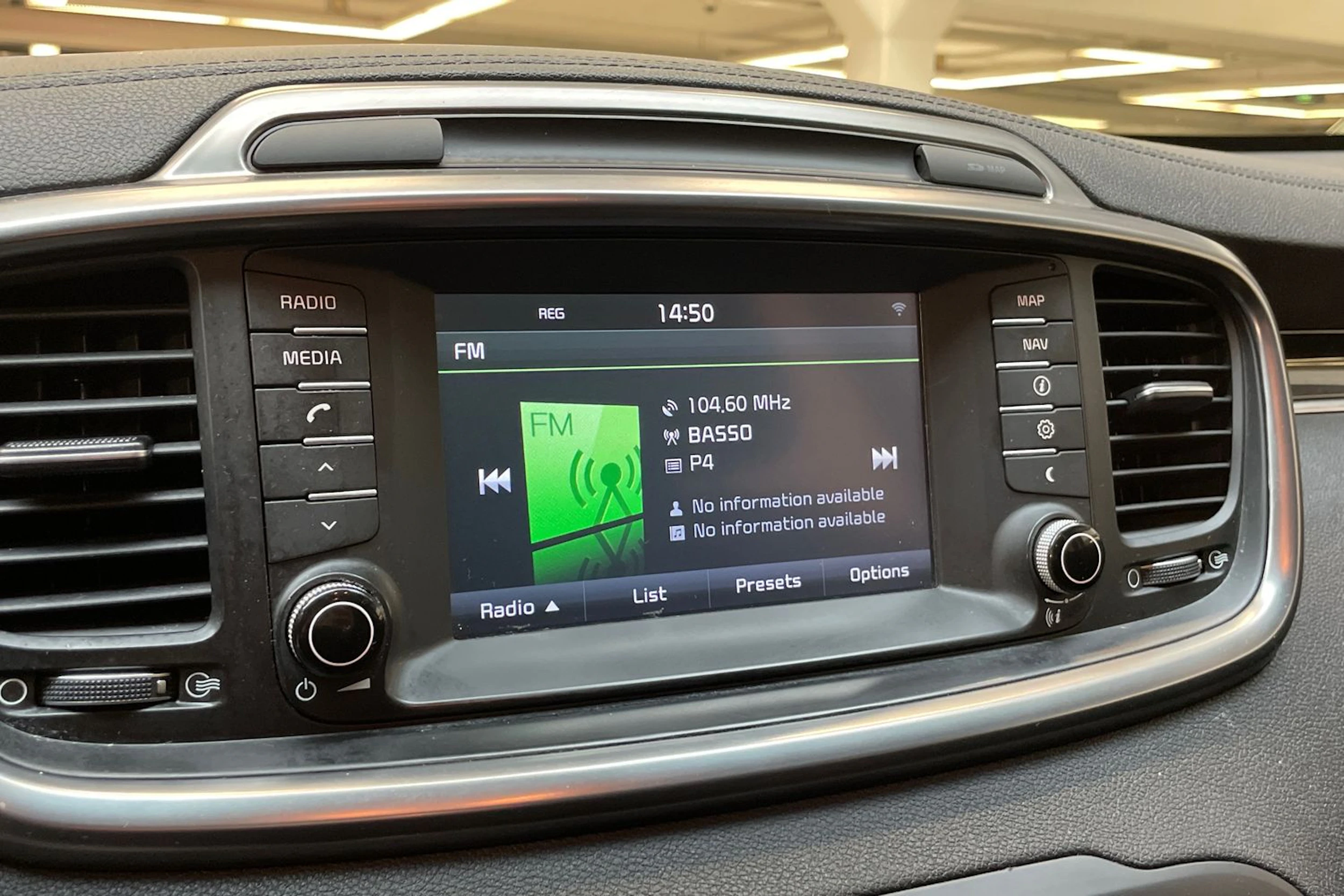 musta Kia Sorento 2016 kuva 16.