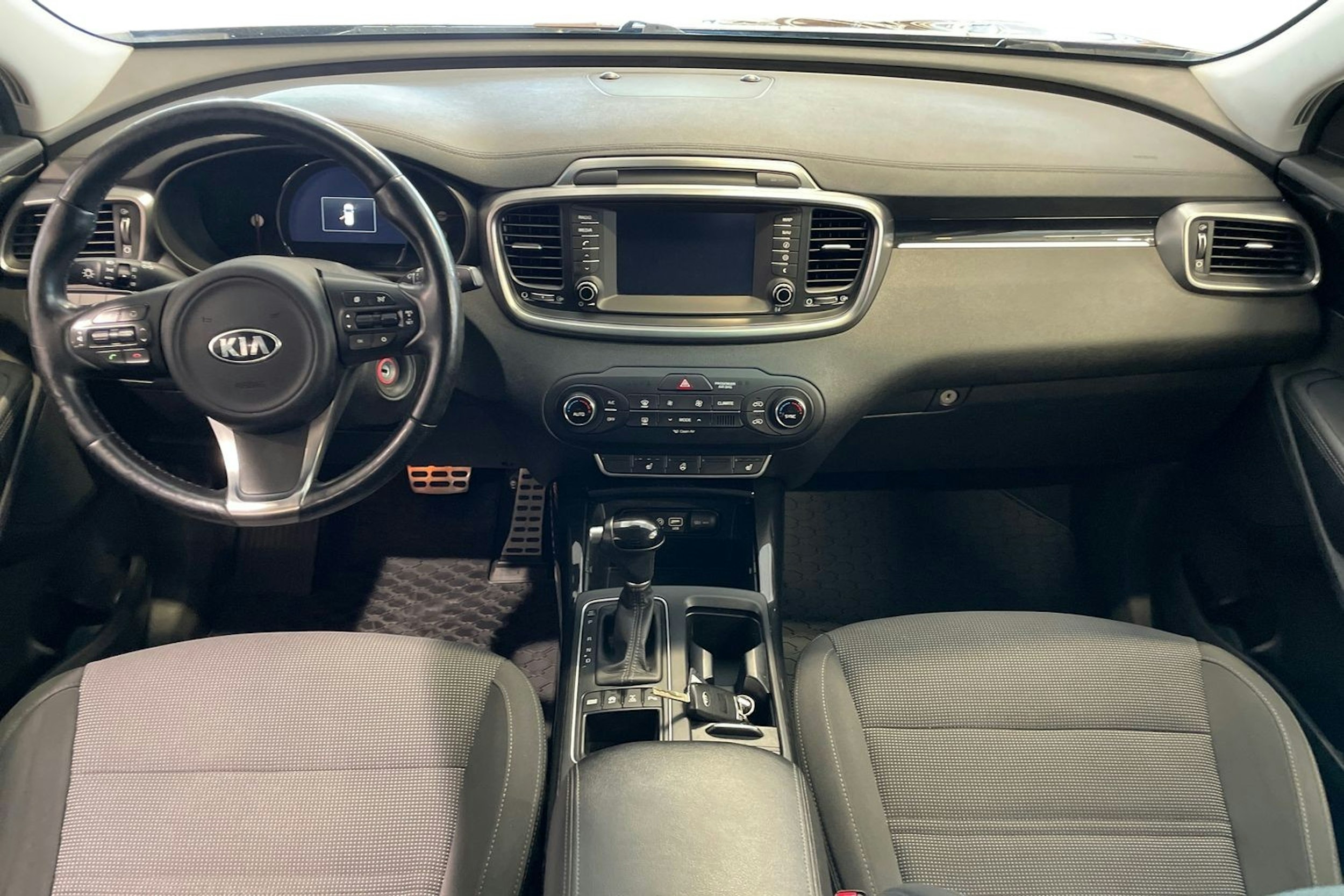 Ruskea (beige) Kia Sorento 2016 kuva 9.