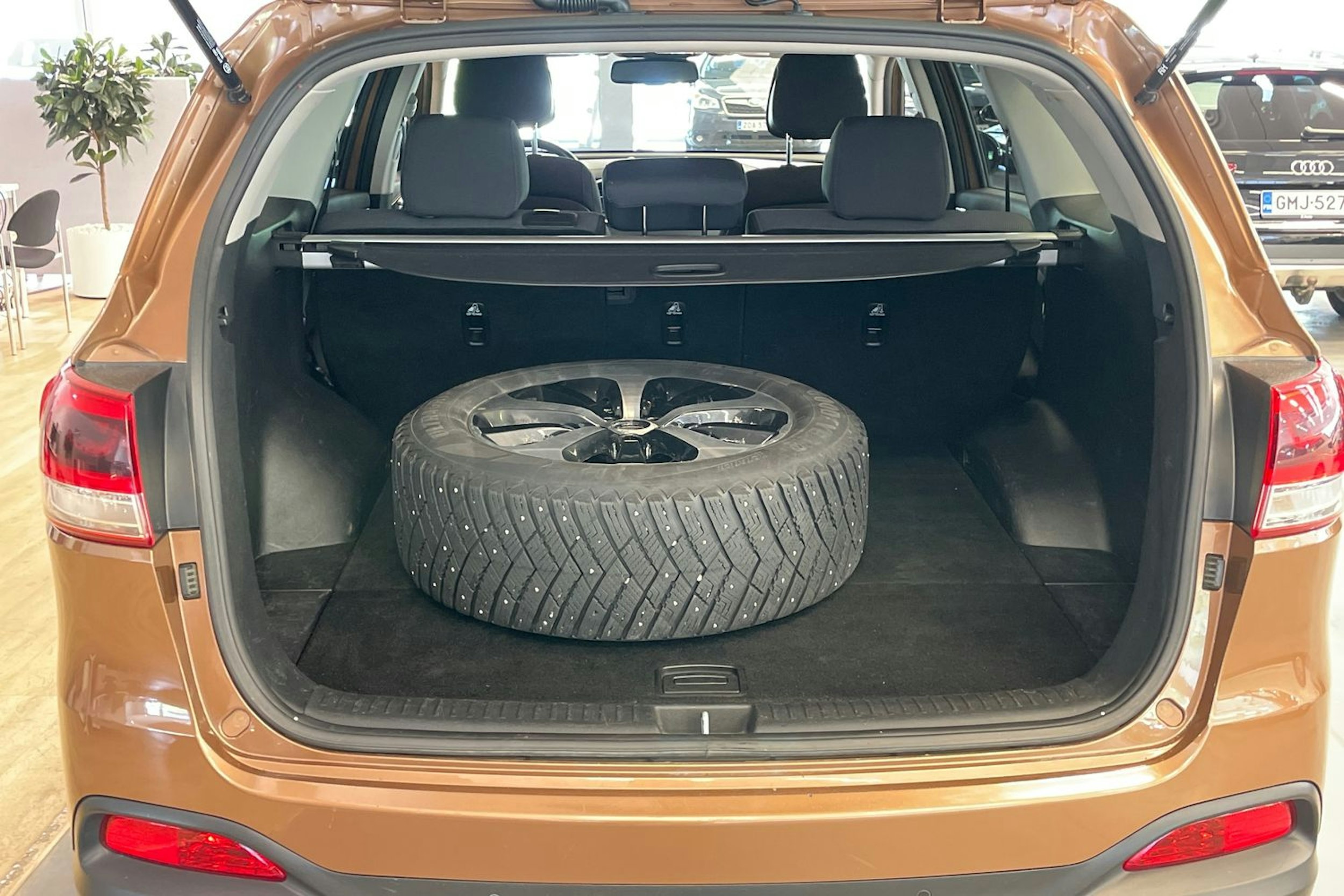 Ruskea (beige) Kia Sorento 2016 kuva 14.