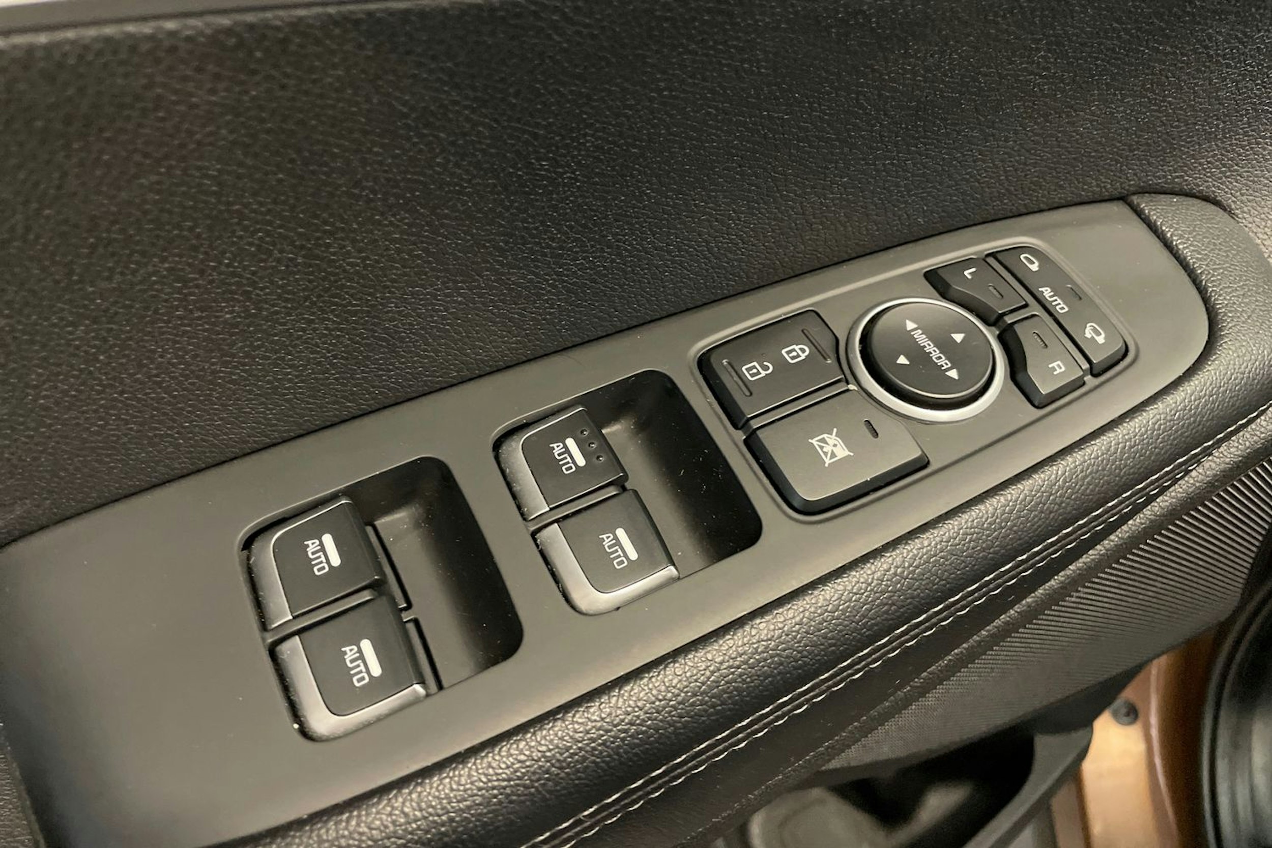 Ruskea (beige) Kia Sorento 2016 kuva 19.
