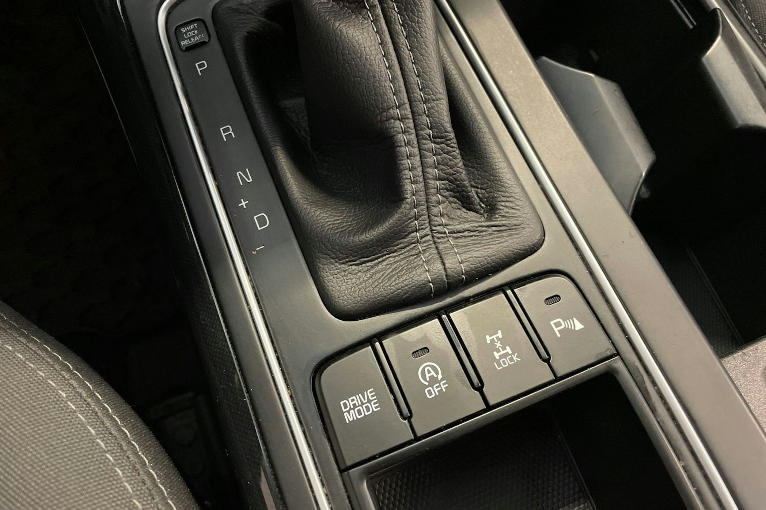 Ruskea (beige) Kia Sorento 2016 kuva 22.