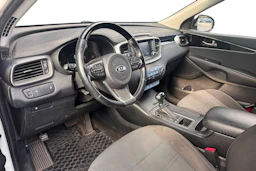 valkoinen Kia Sorento 2016 kuva 3.