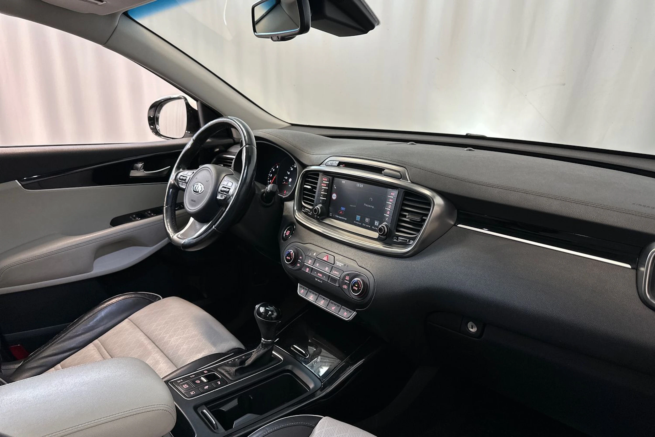 valkoinen Kia Sorento 2017 kuva 12.