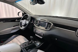 valkoinen Kia Sorento 2017 kuva 12.