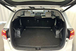 valkoinen Kia Sorento 2017 kuva 13.