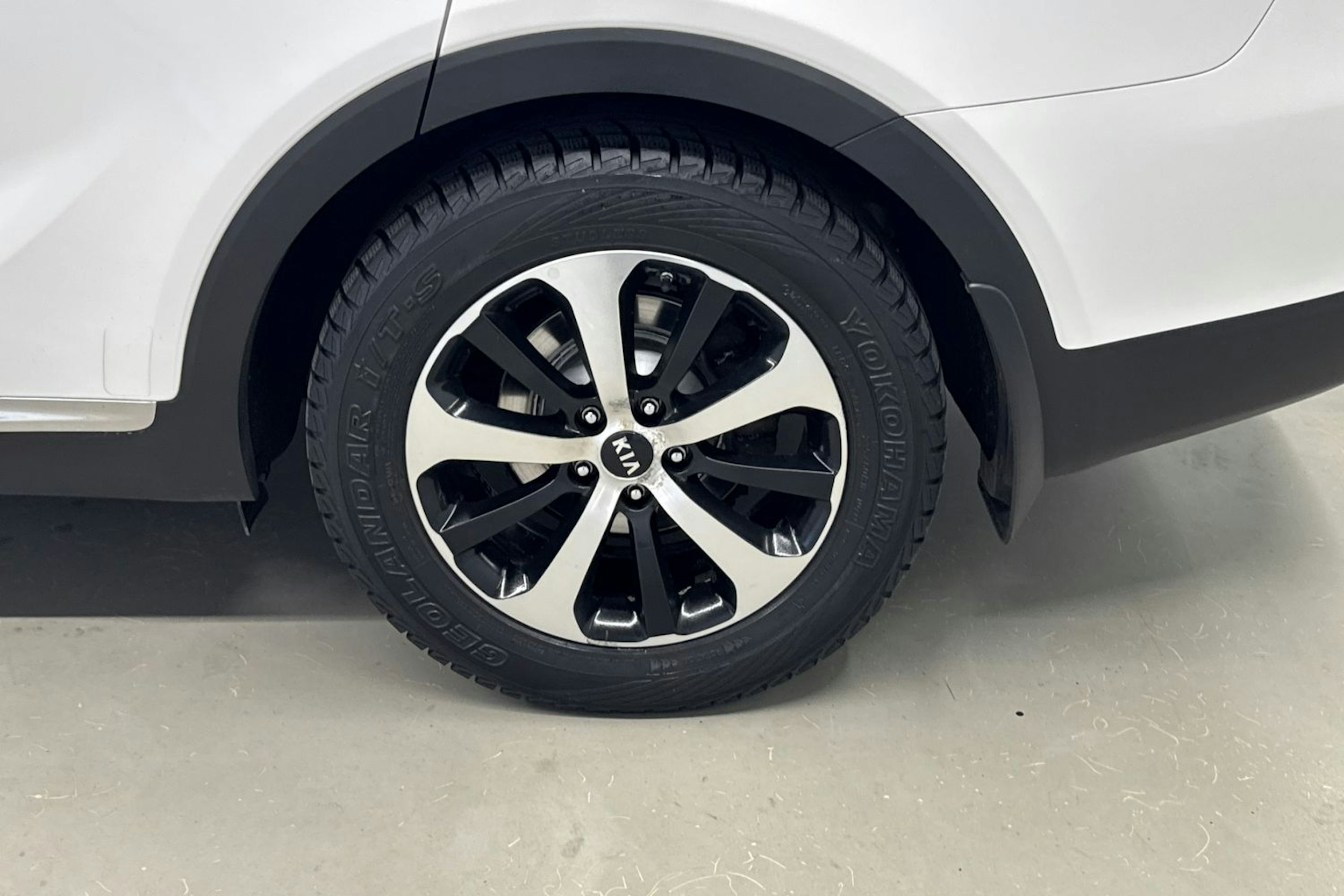 valkoinen Kia Sorento 2017 kuva 13.