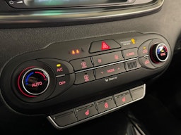 valkoinen Kia Sorento 2017 kuva 21.