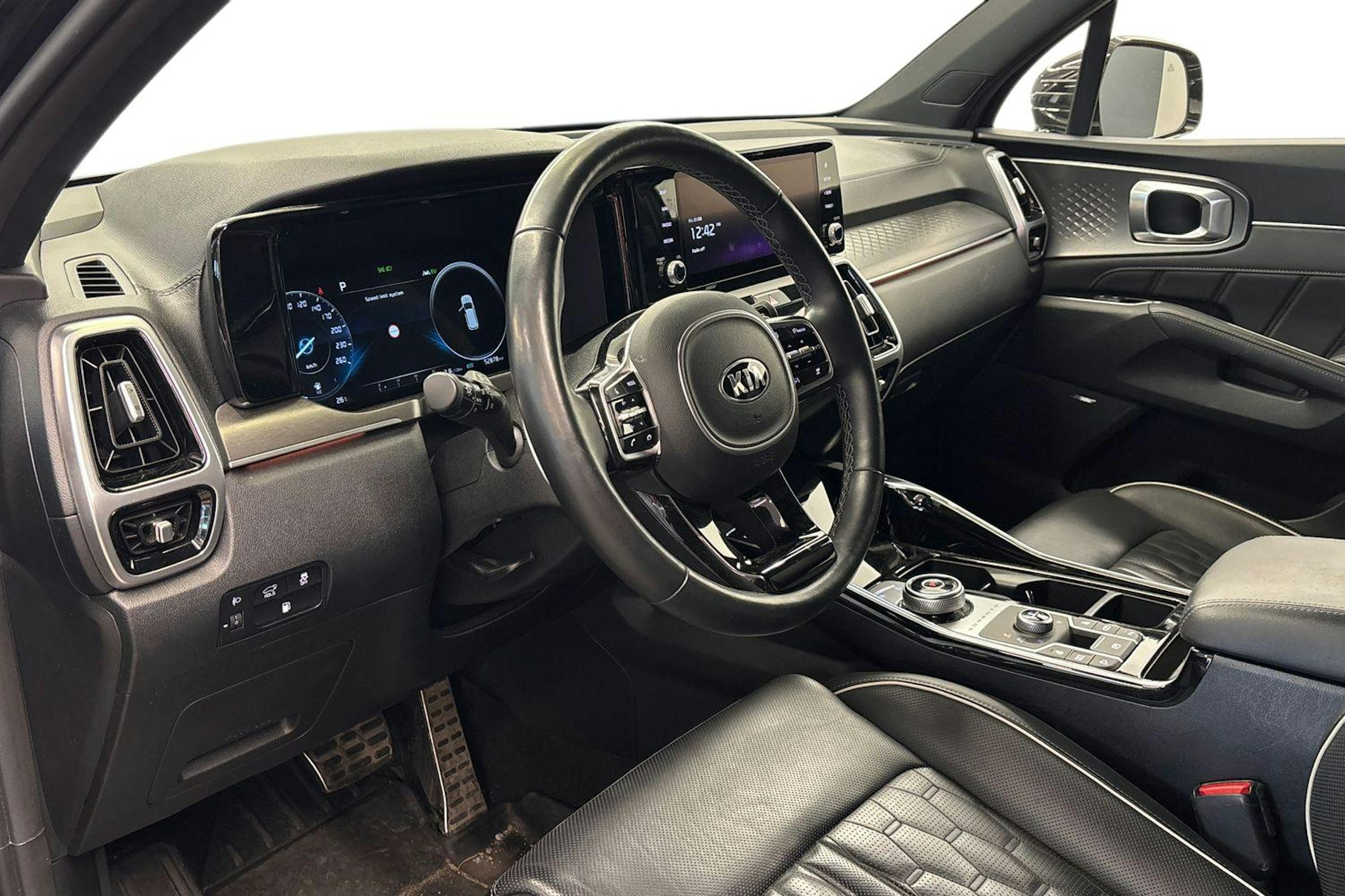 musta Kia Sorento 2021 kuva 3.