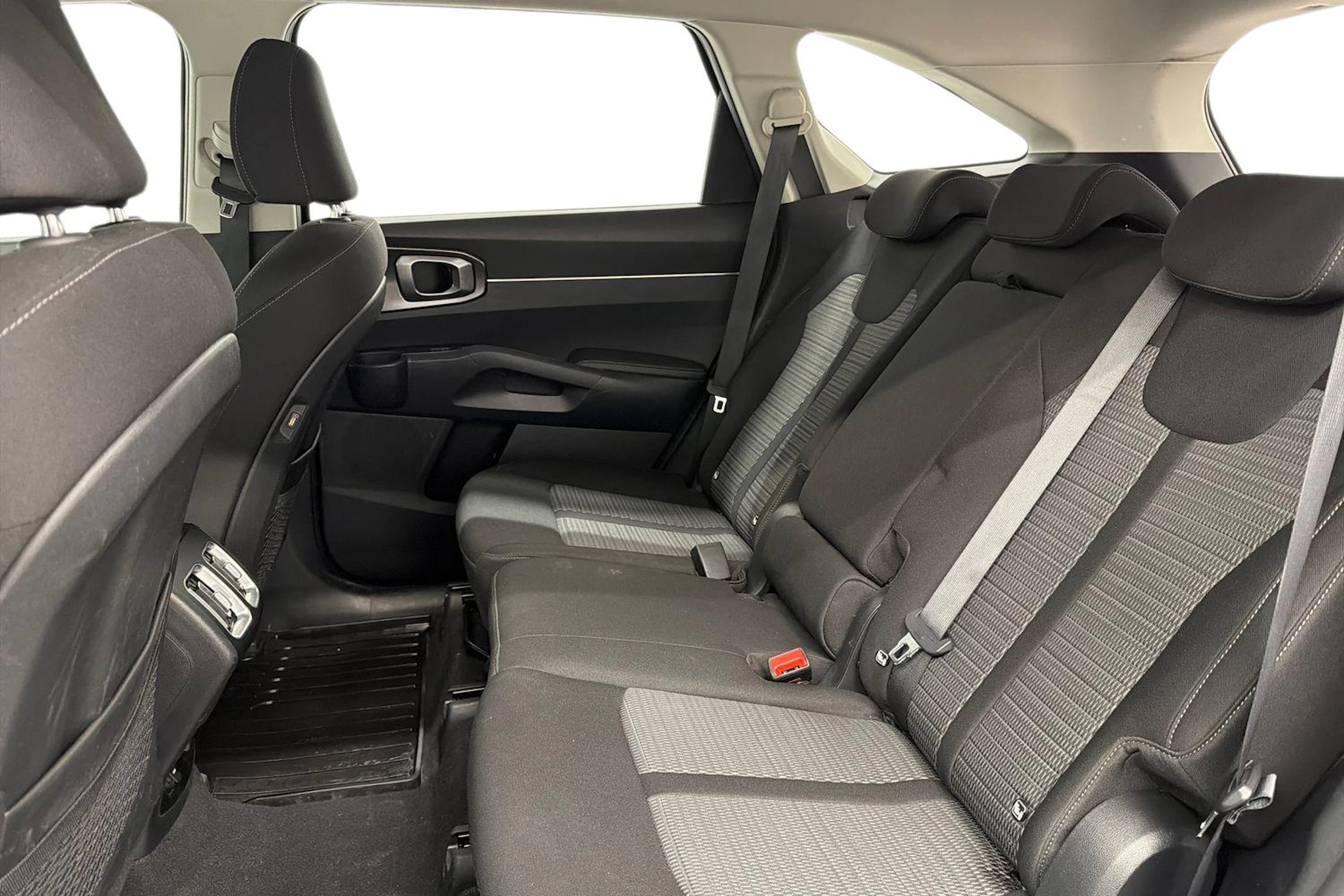 Ruskea (beige) Kia Sorento 2023 kuva 11.