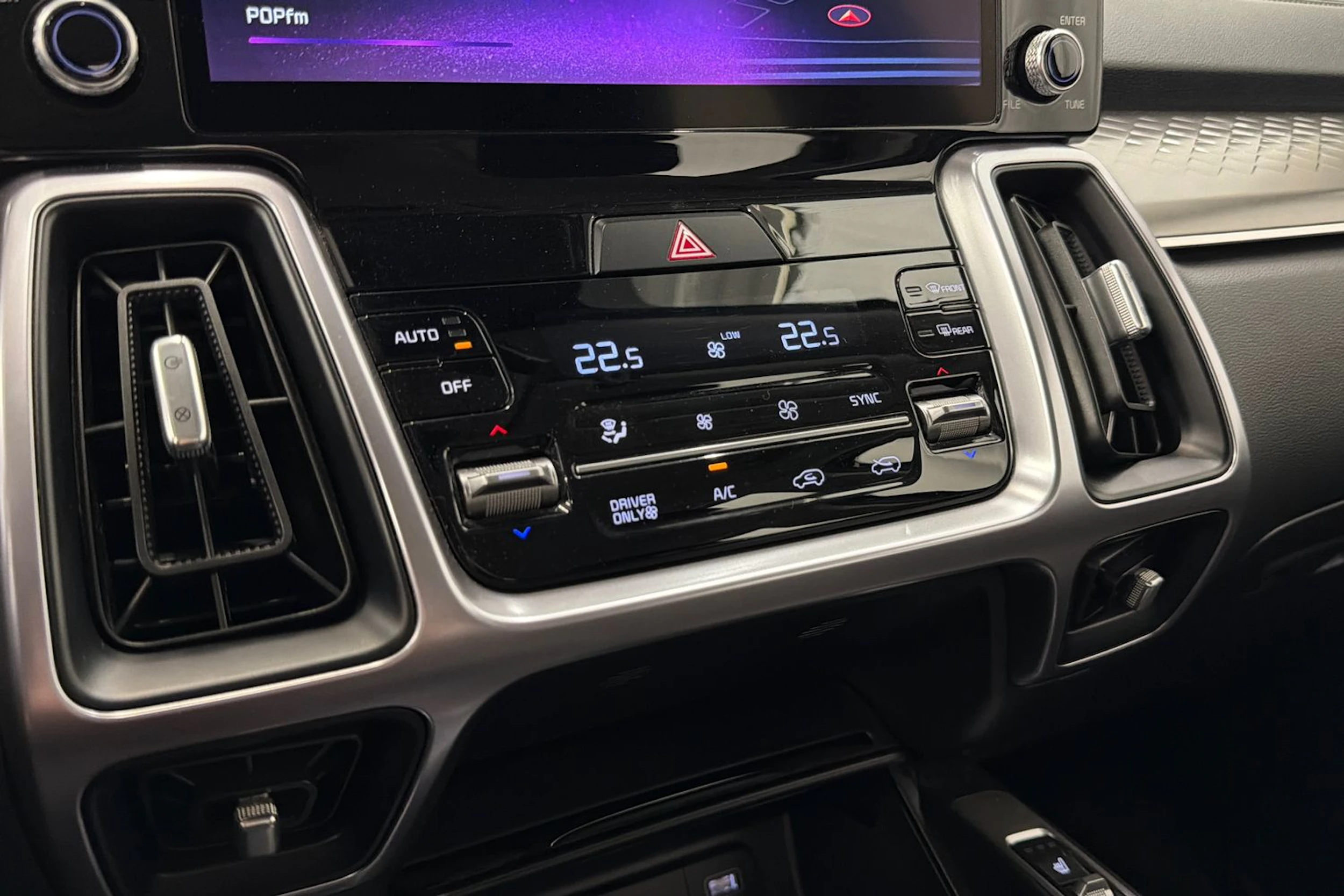 Ruskea (beige) Kia Sorento 2023 kuva 26.