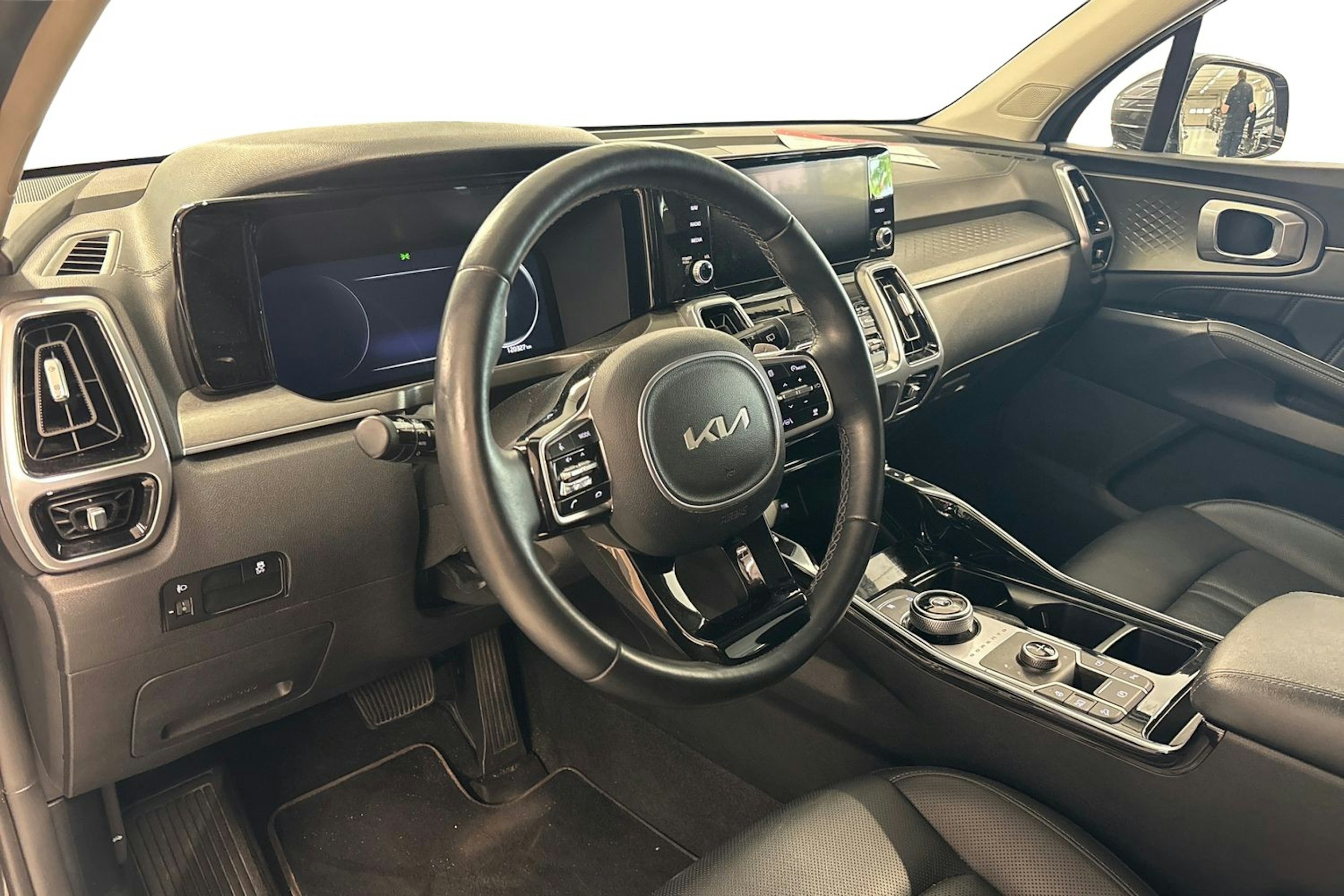 harmaa Kia Sorento 2023 kuva 3.
