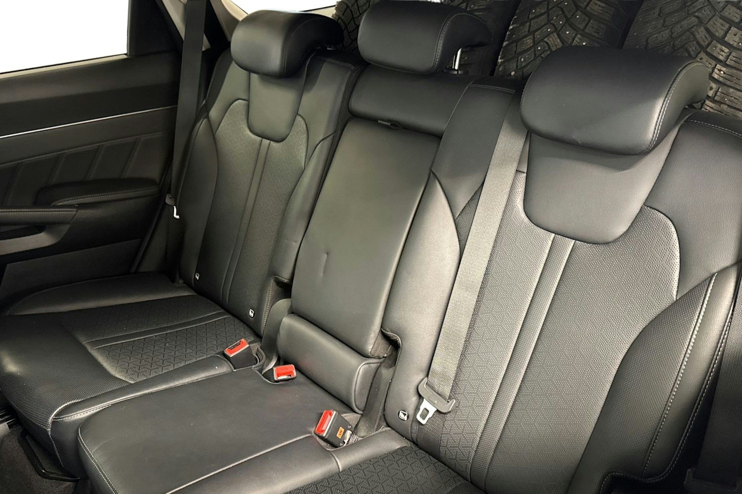 harmaa Kia Sorento 2023 kuva 10.
