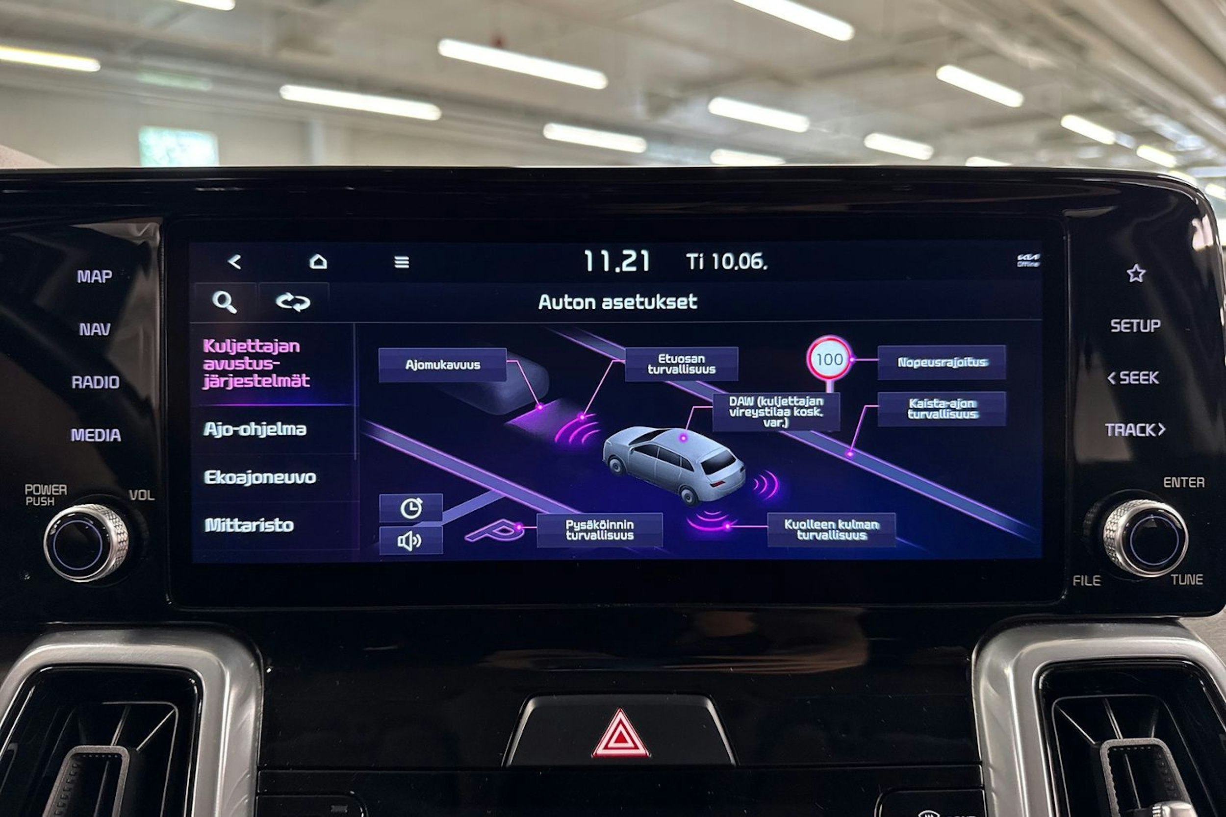 harmaa Kia Sorento 2023 kuva 26.