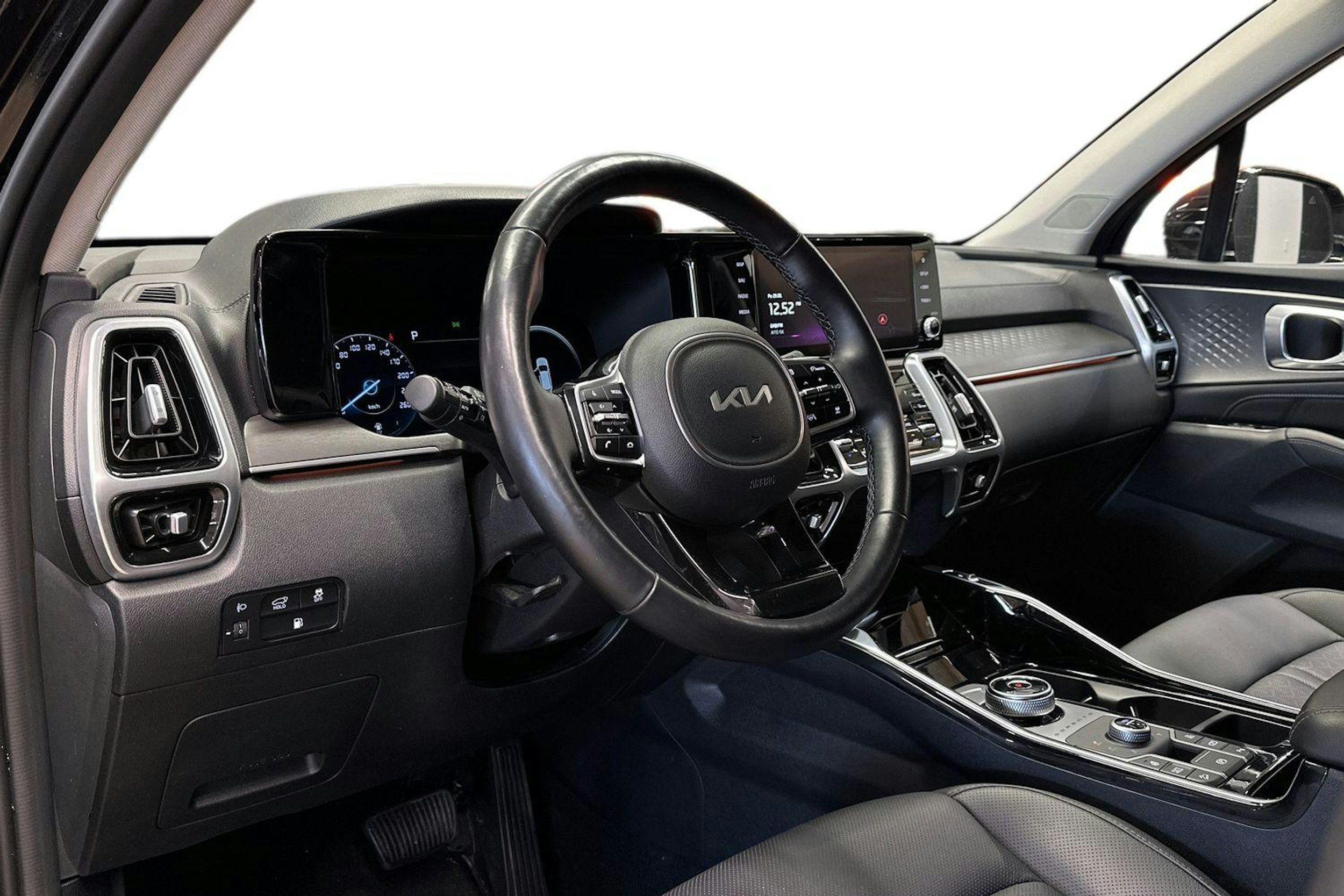 musta Kia Sorento 2023 kuva 7.
