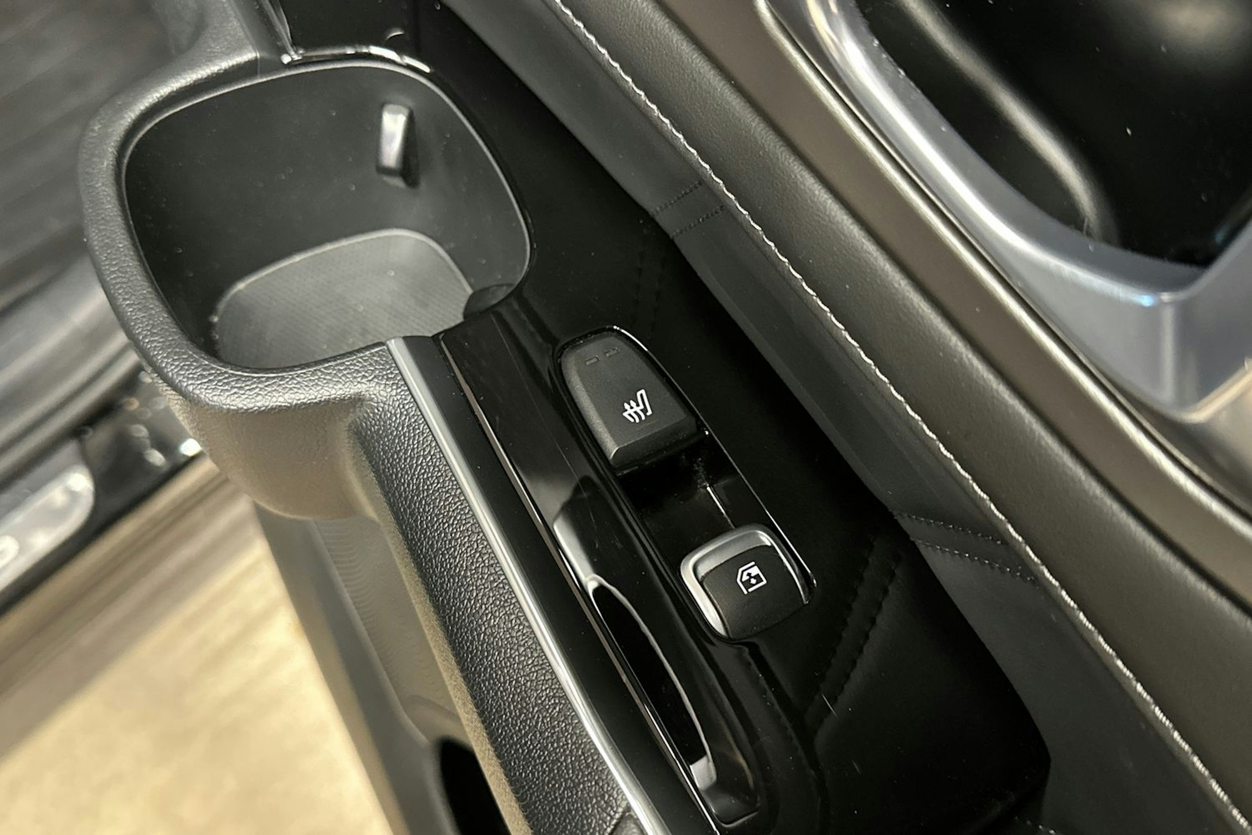 musta Kia Sorento 2023 kuva 18.