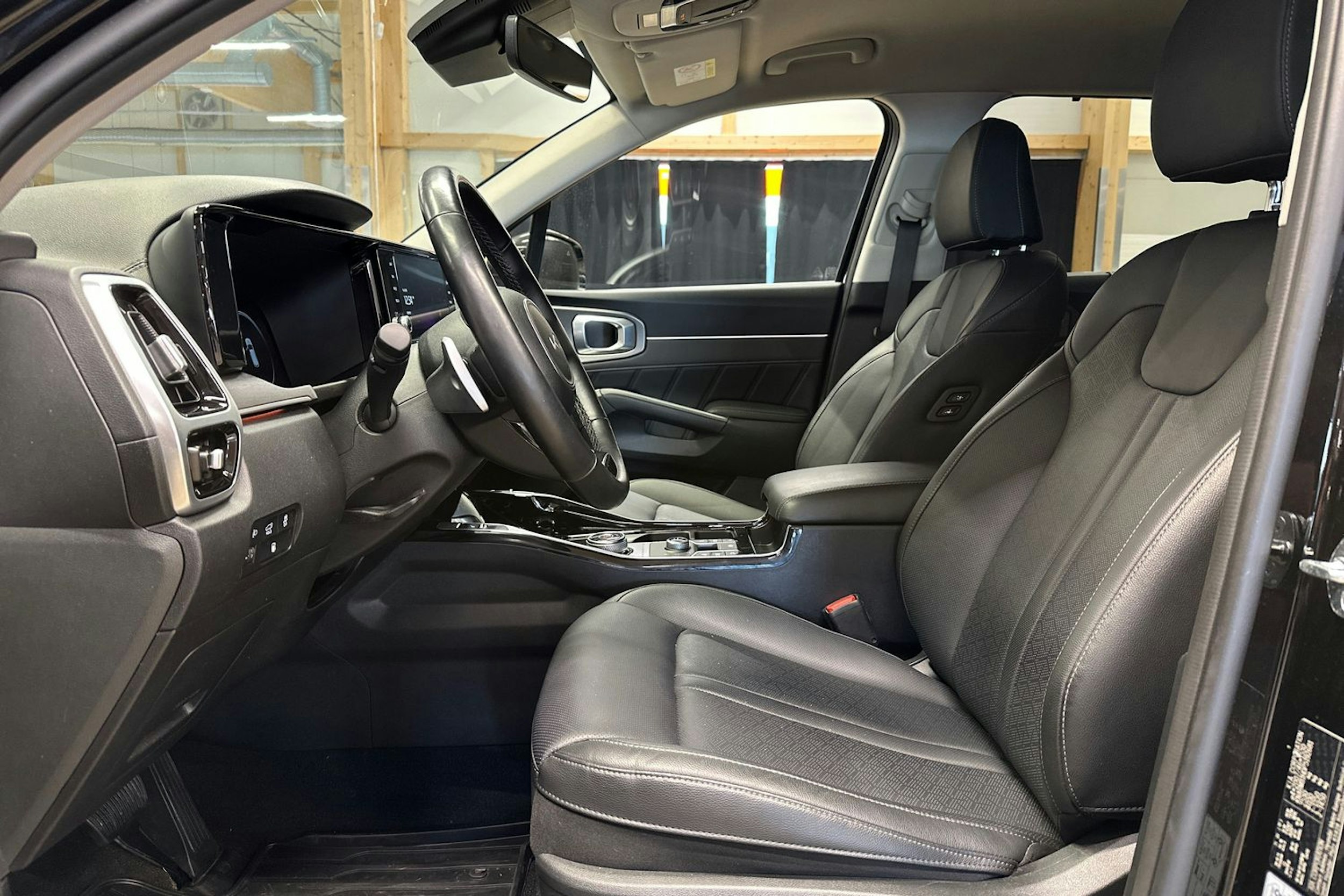 musta Kia Sorento 2023 kuva 19.