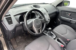 harmaa Kia Soul 2010 kuva 3.