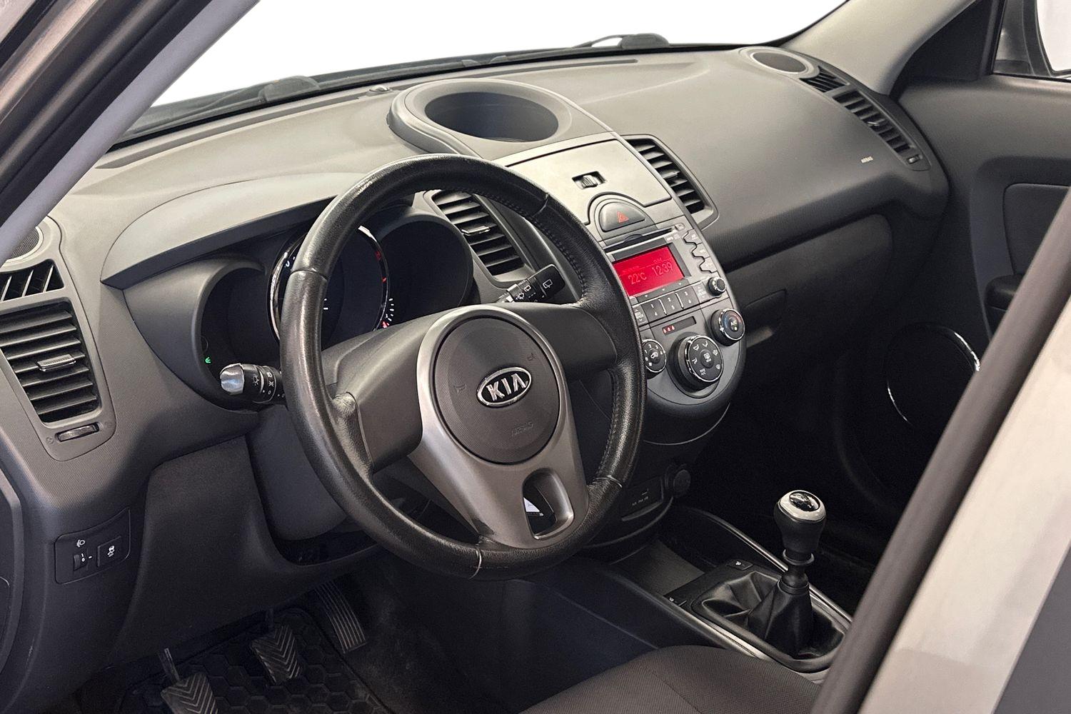 Kia Soul 1,6 CRDi Shine 2010, kuva 6/15