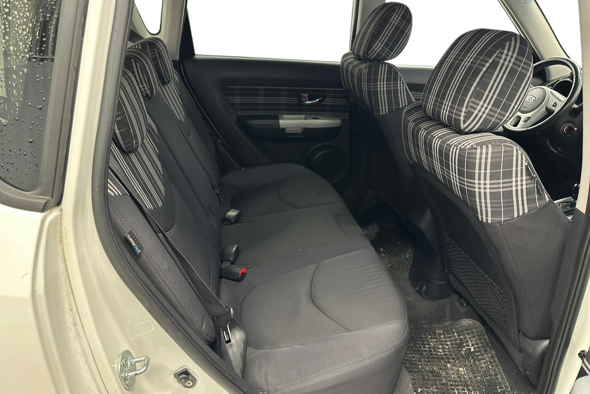 valkoinen Kia Soul 2012 kuva 11.