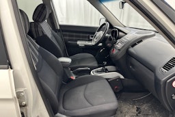 valkoinen Kia Soul 2012 kuva 13.