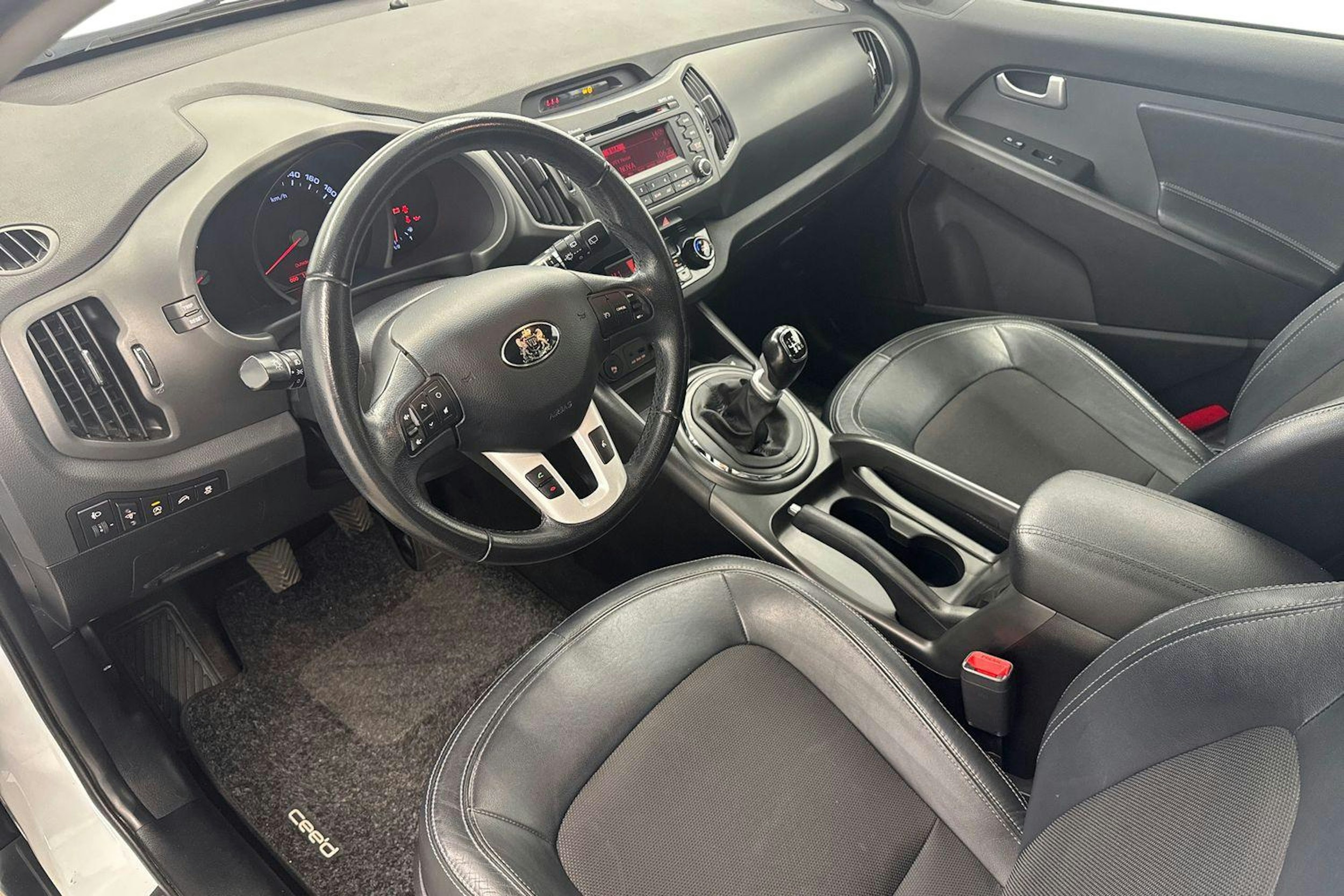 valkoinen Kia Sportage 2011 kuva 7.