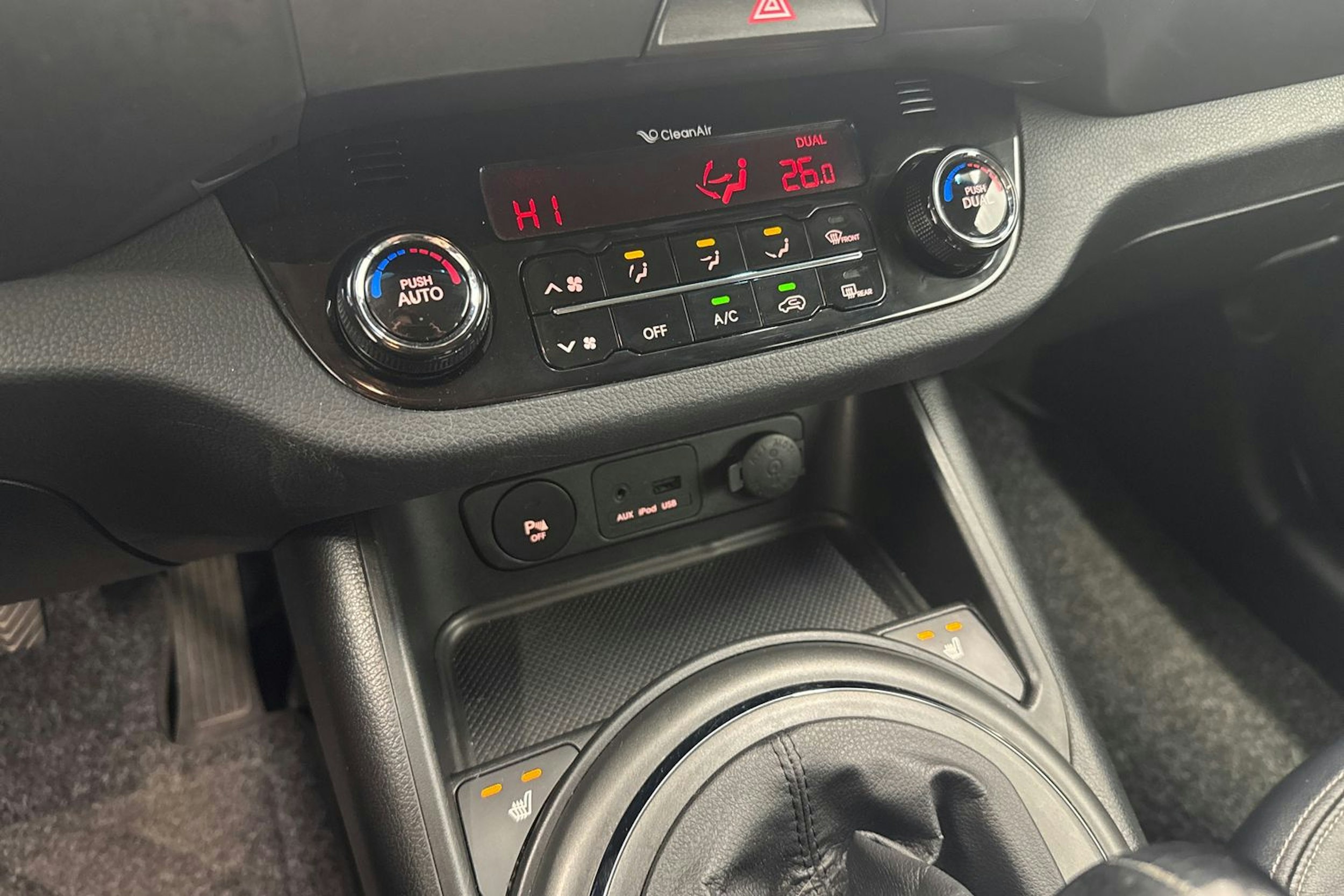 valkoinen Kia Sportage 2011 kuva 17.